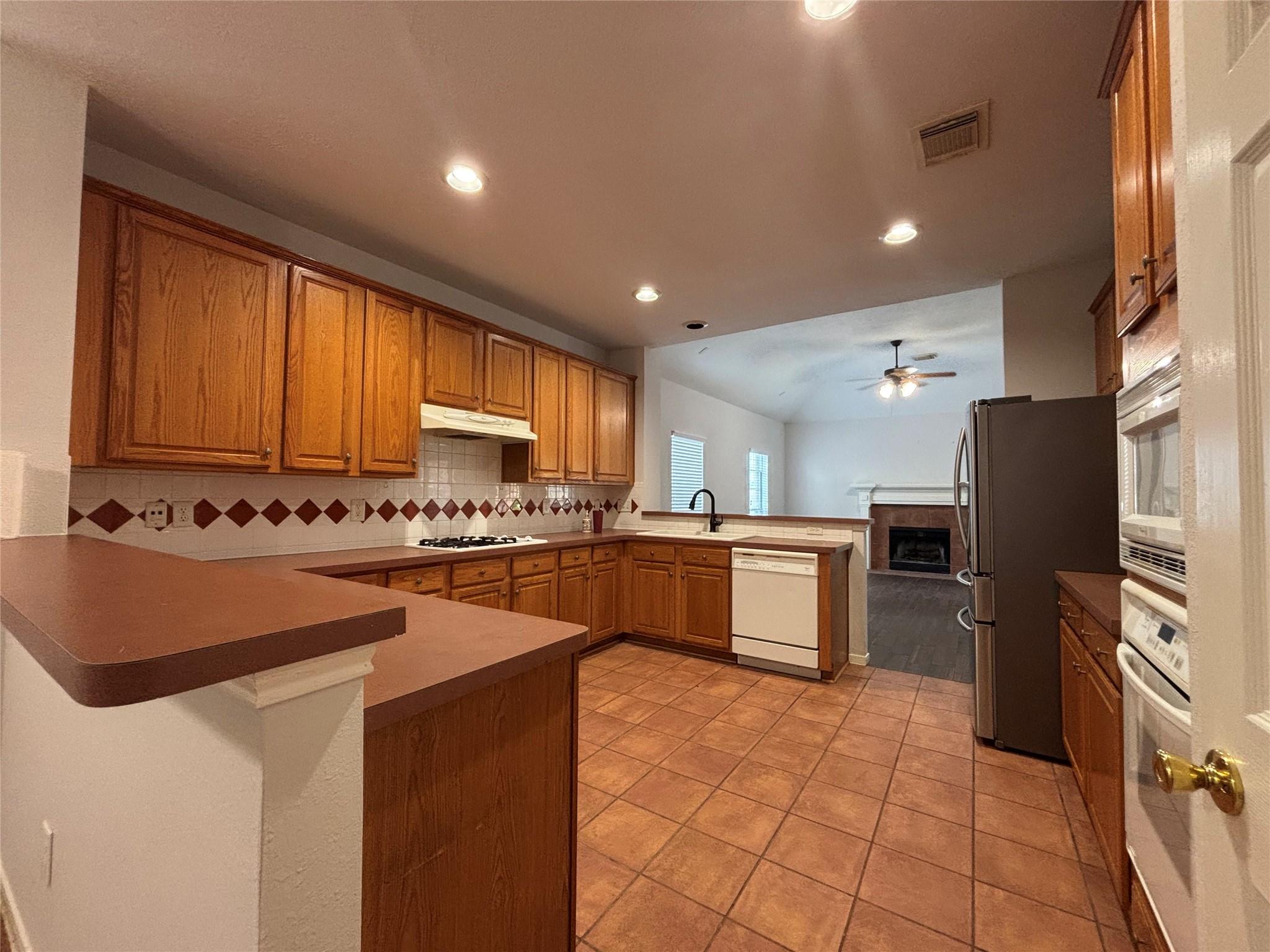 7323 Wakefield Meadow Lane Property Photo 4
