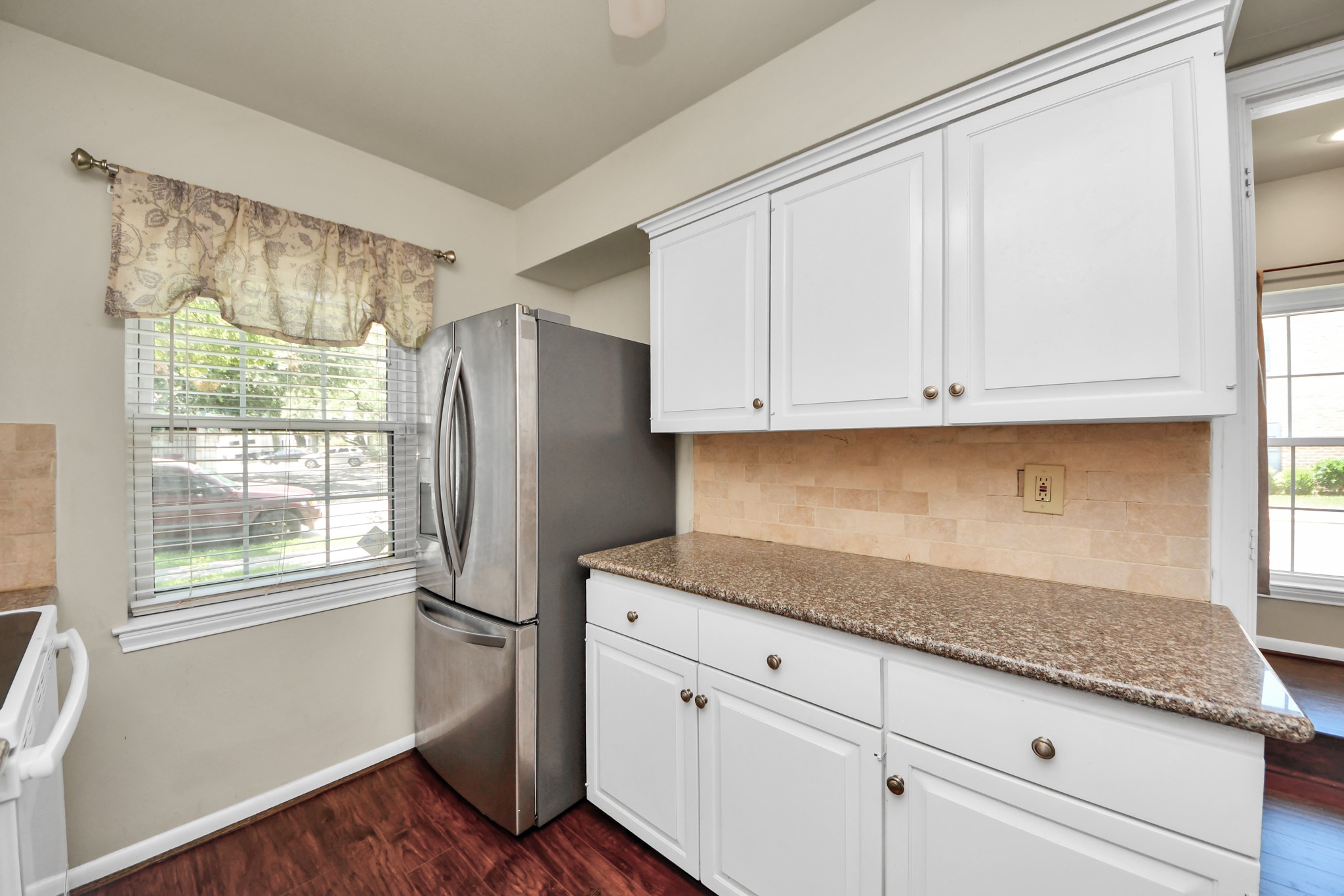 6334 Chevy Chase Drive 17 Property Photo 20