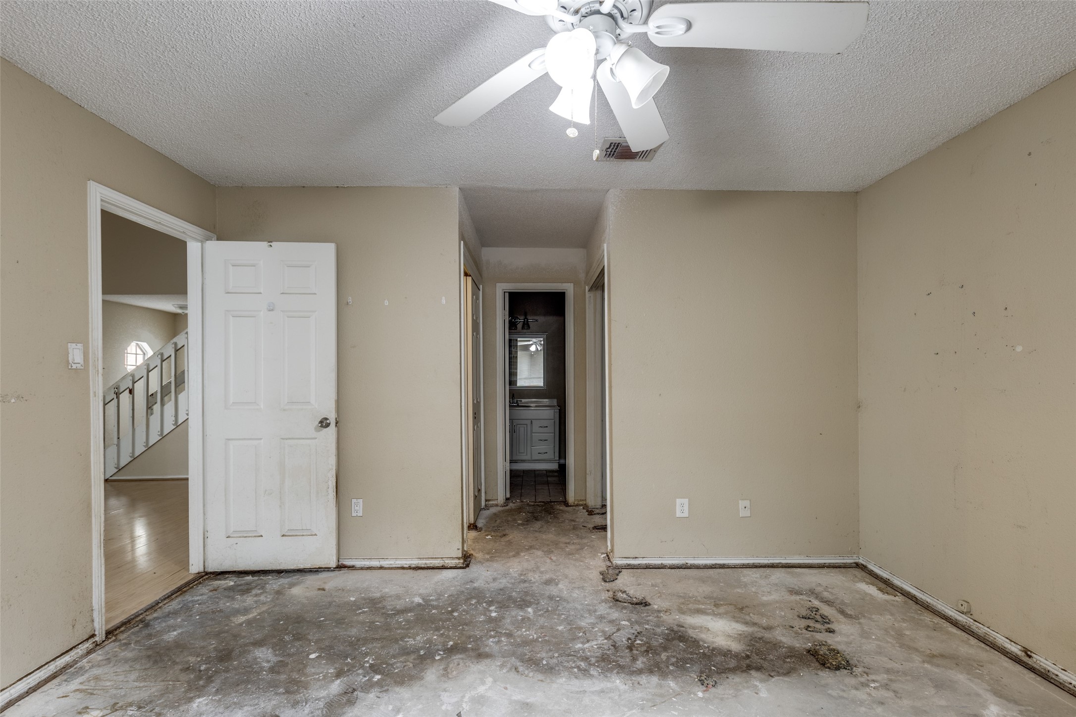 24010 Landing Way Drive Property Photo 11