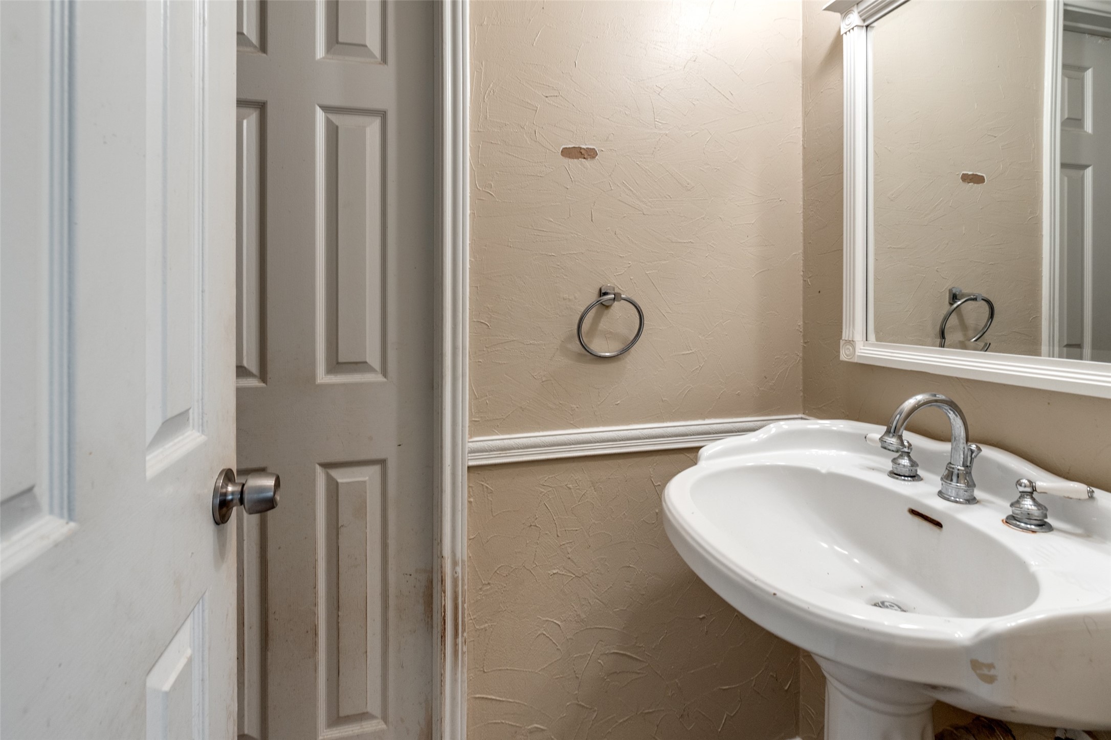 24010 Landing Way Drive Property Photo 13
