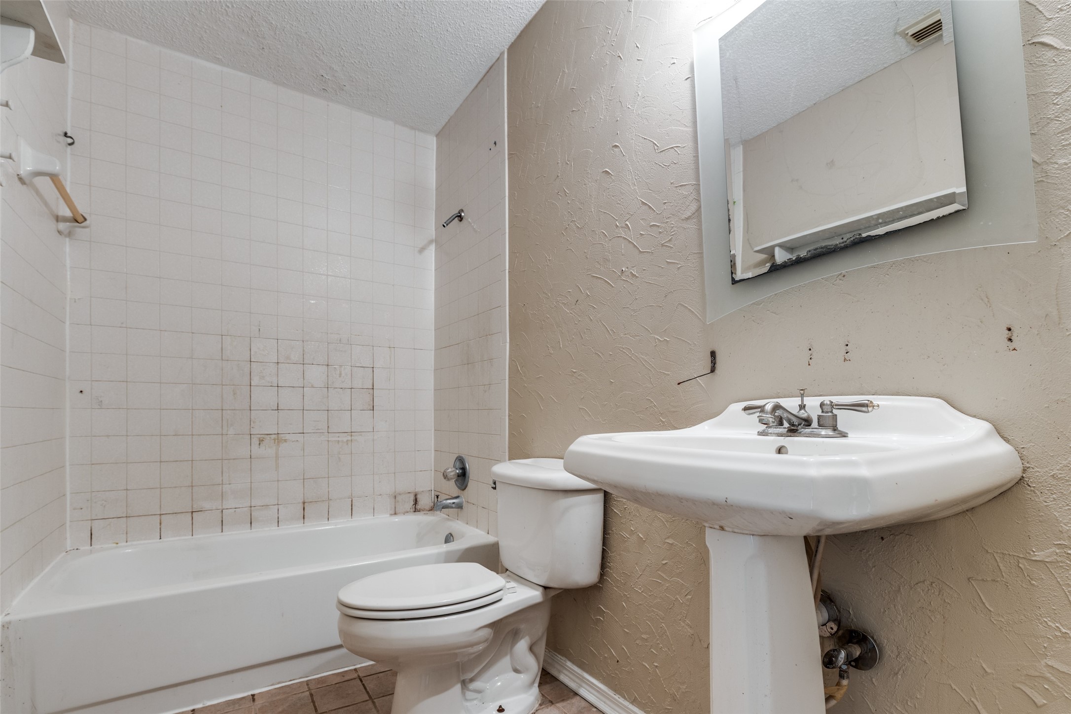 24010 Landing Way Drive Property Photo 17