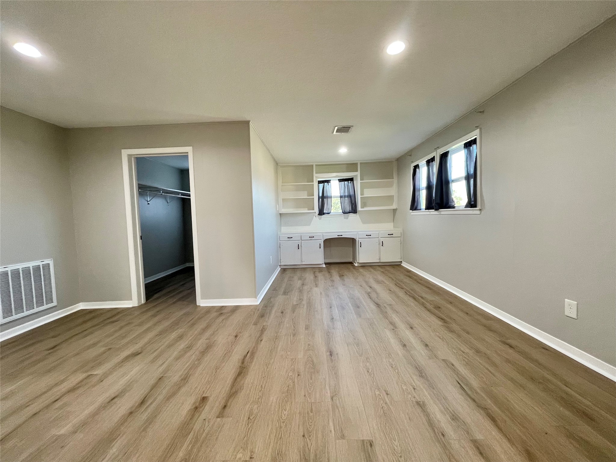 817 N Valderas Street Property Photo 5