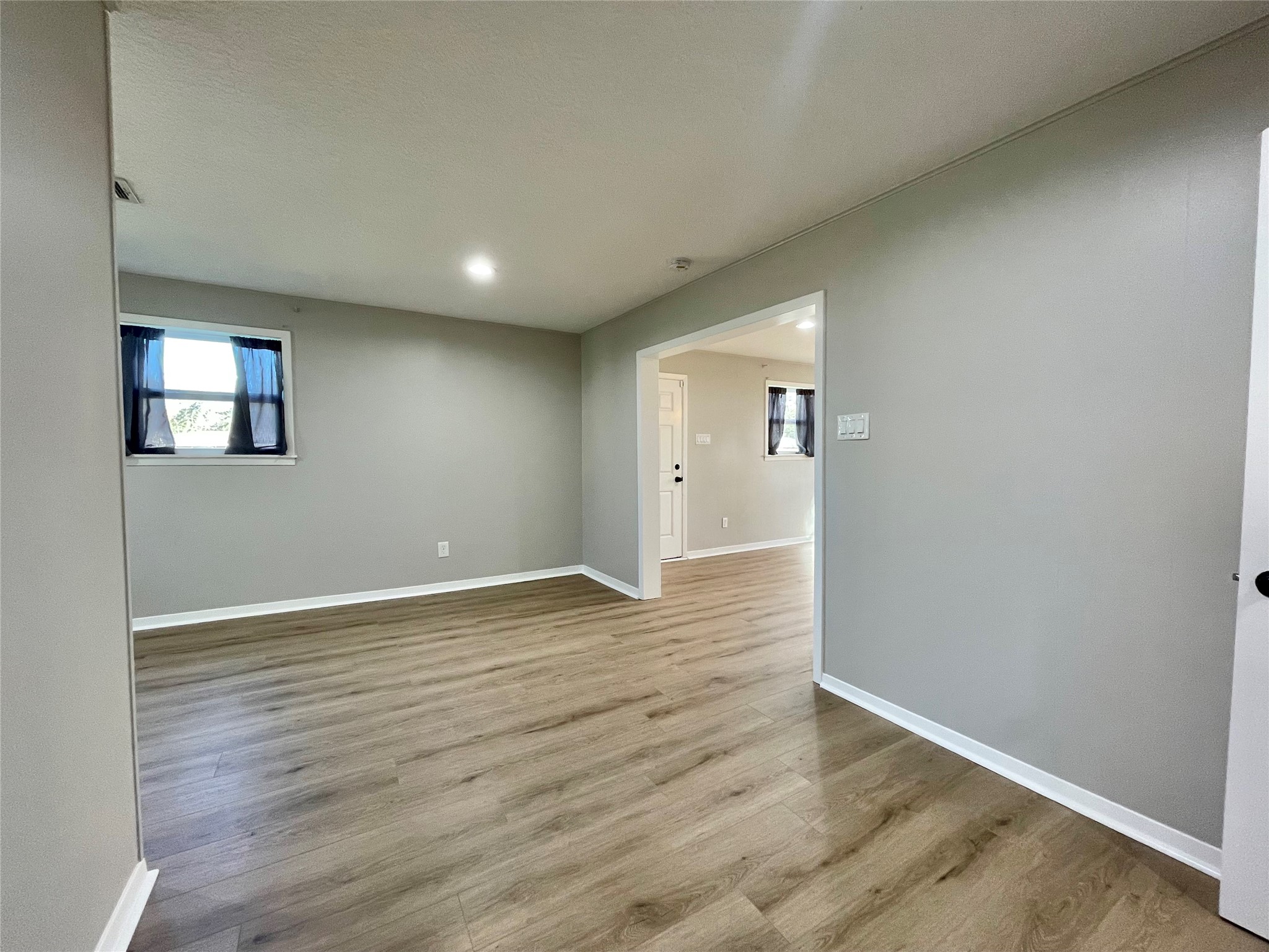 817 N Valderas Street Property Photo 8