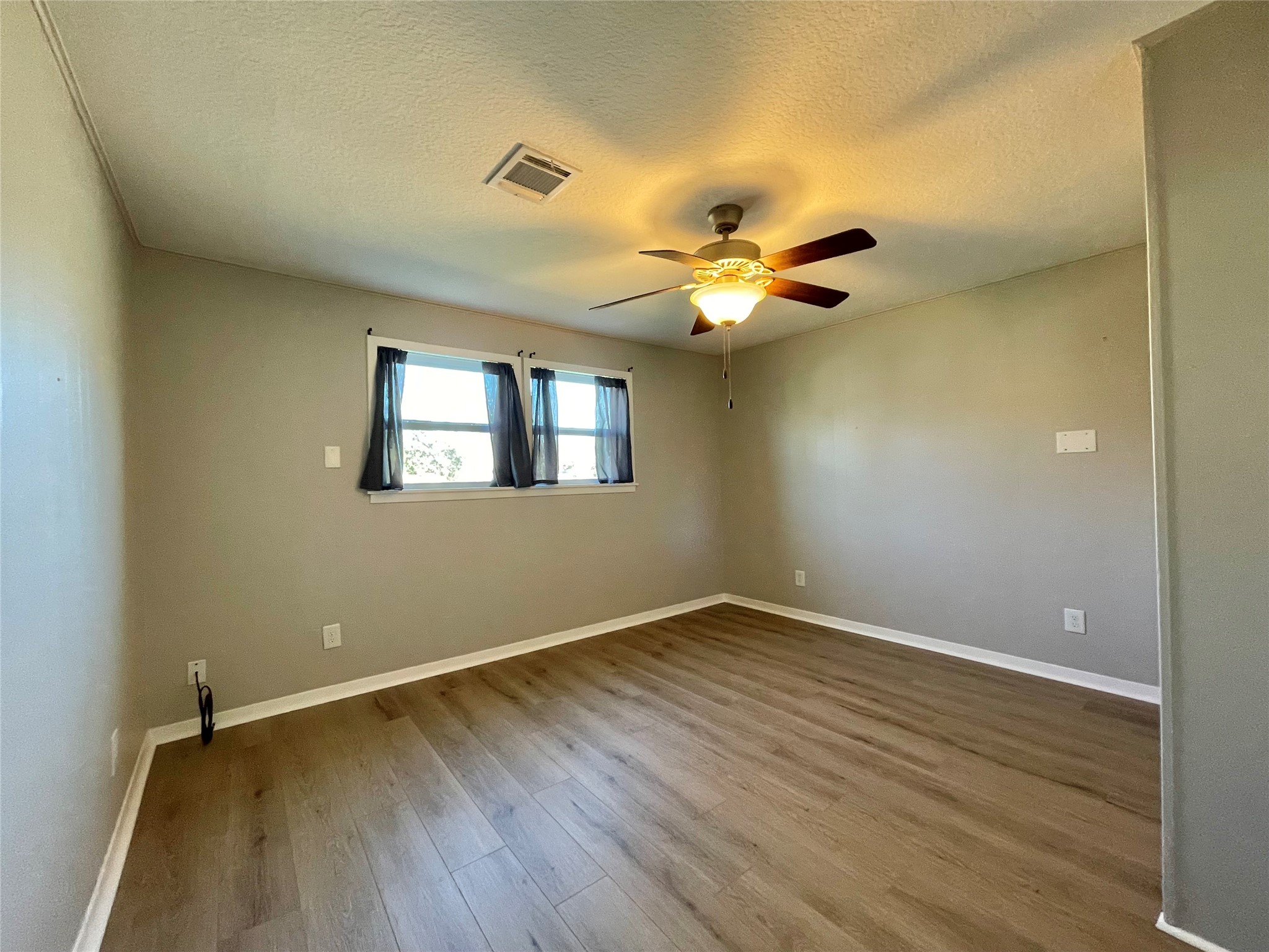 817 N Valderas Street Property Photo 10