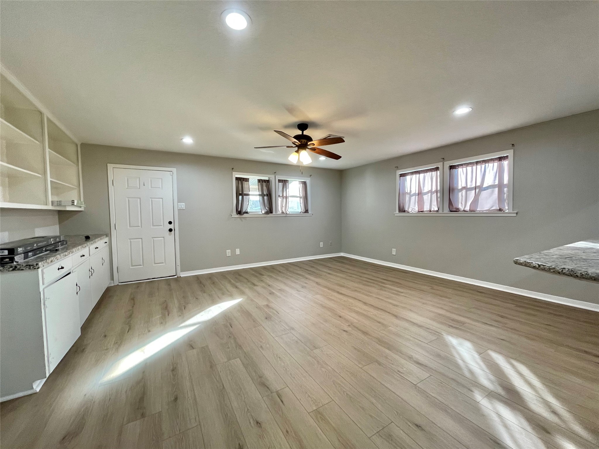 817 N Valderas Street Property Photo 14