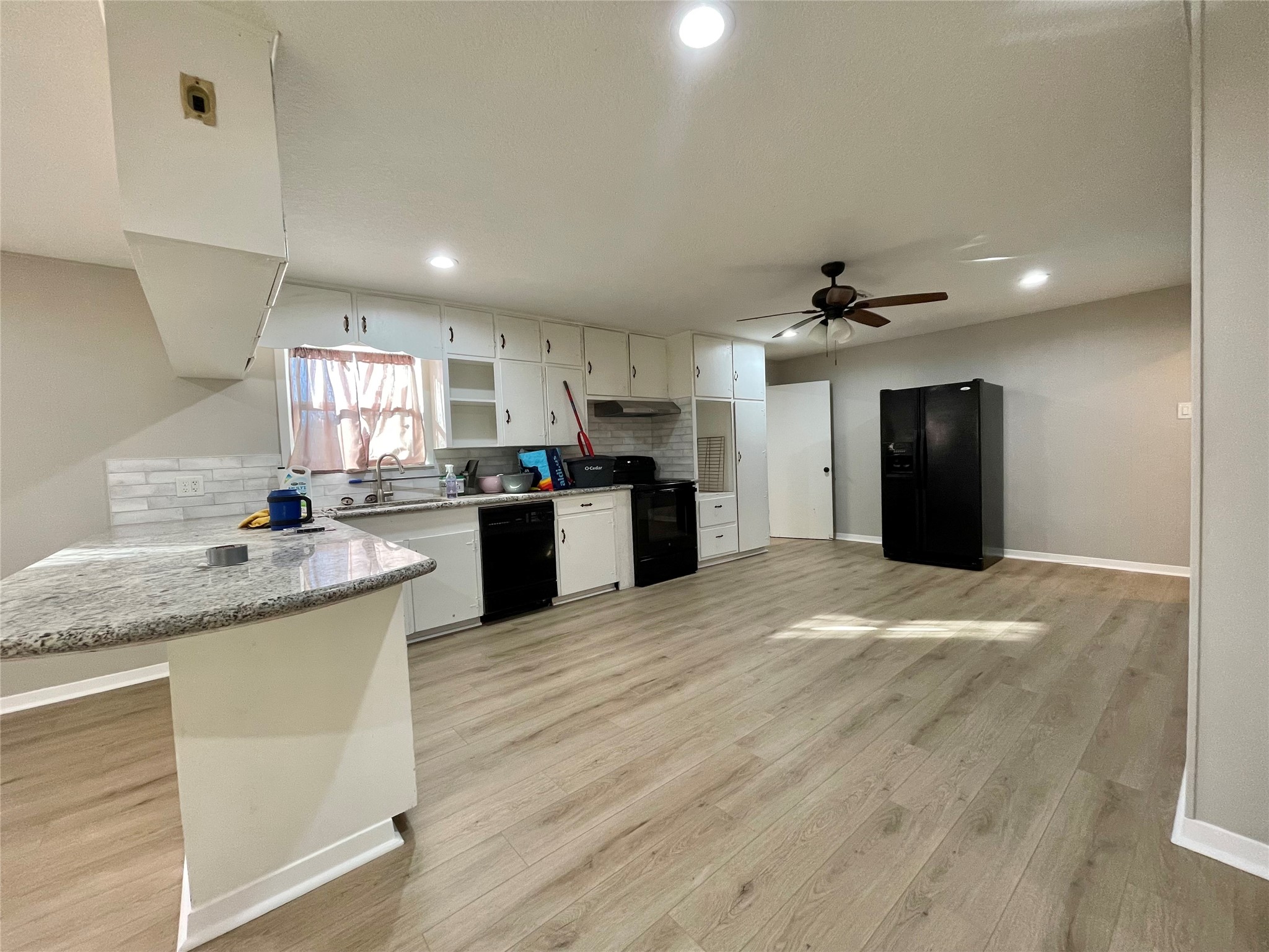 817 N Valderas Street Property Photo 15