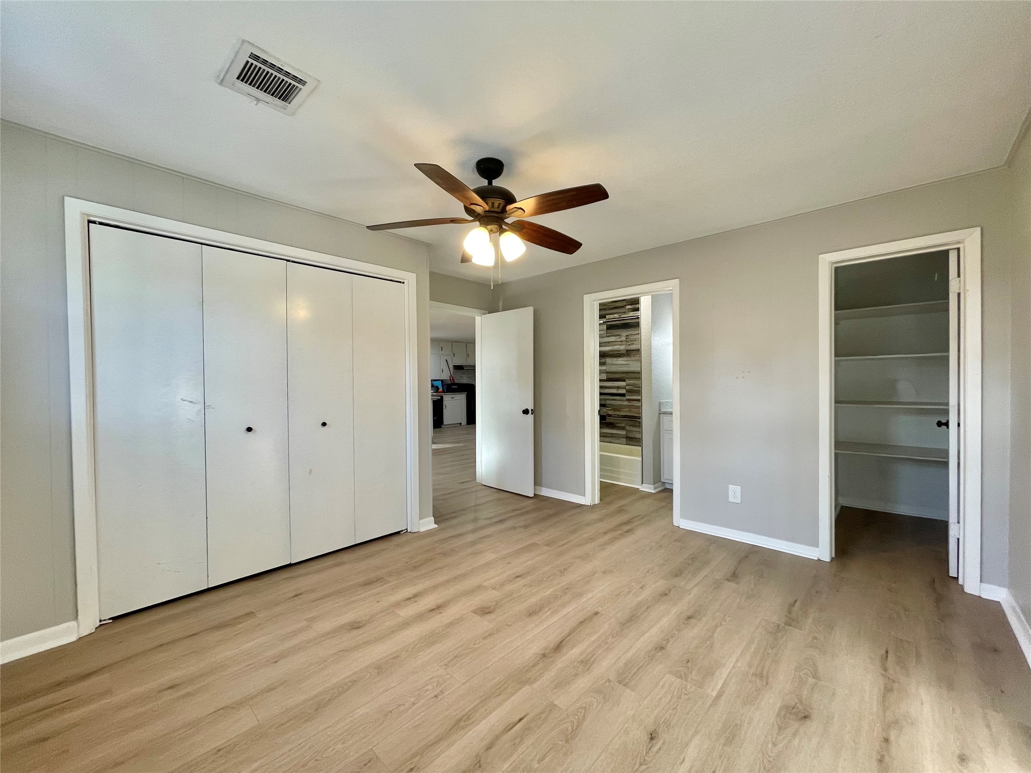 817 N Valderas Street Property Photo 17