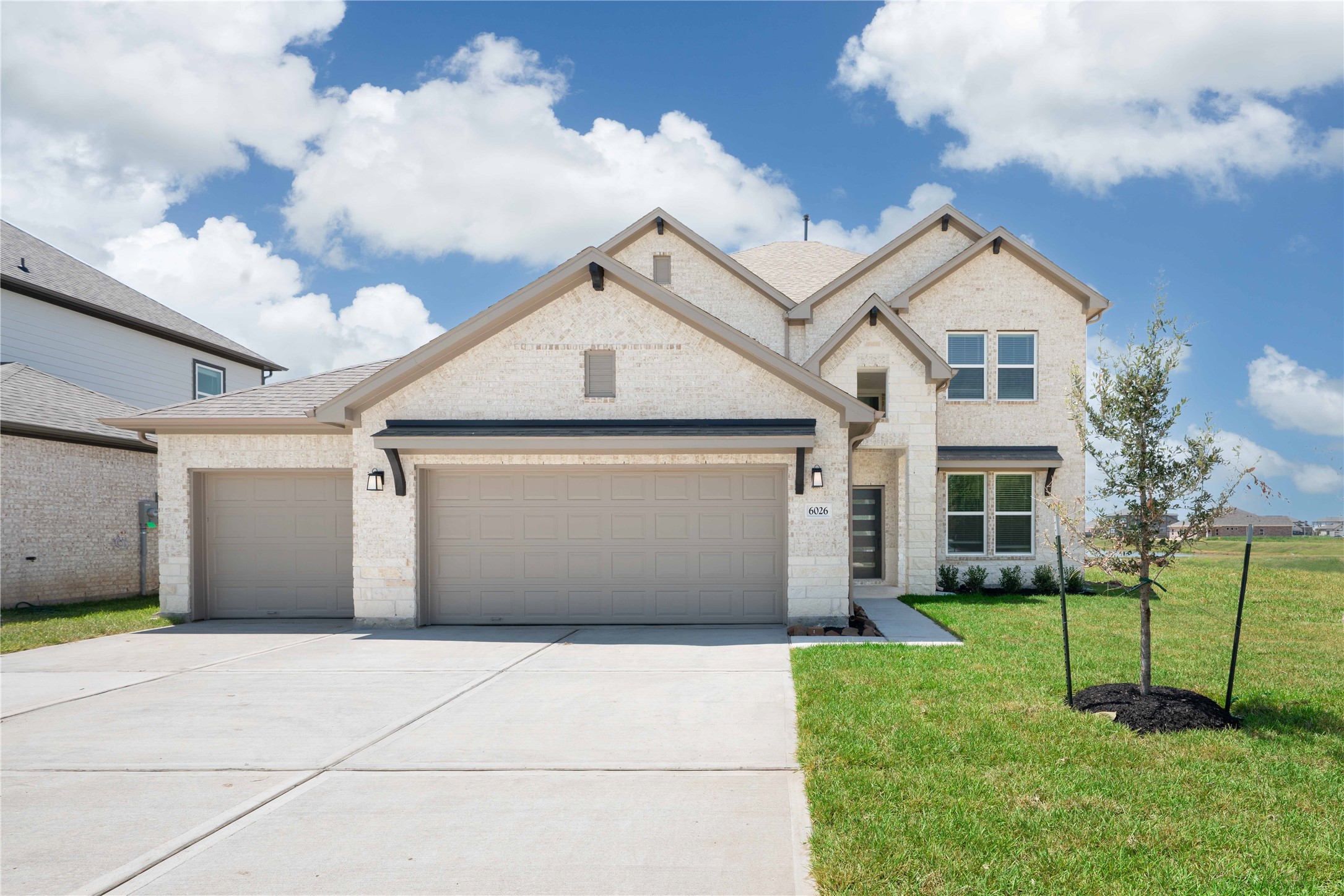 6026 Royal Palm Drive Property Photo 1