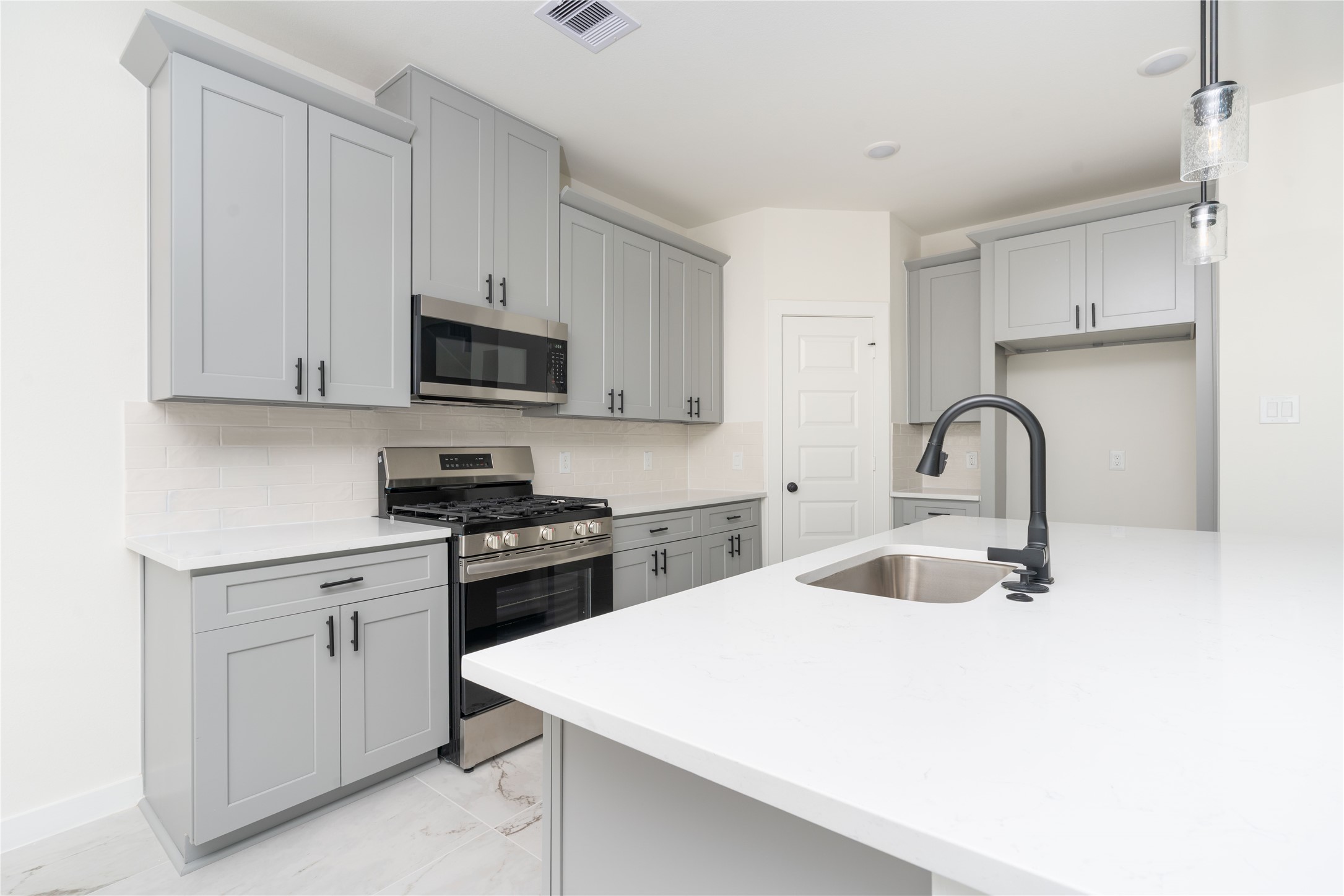 6026 Royal Palm Drive Property Photo 10