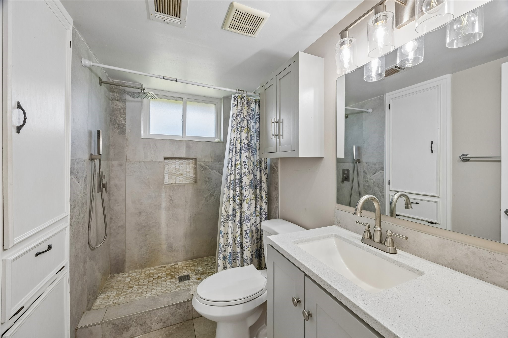 8403 Meadowshire Street Property Photo 4