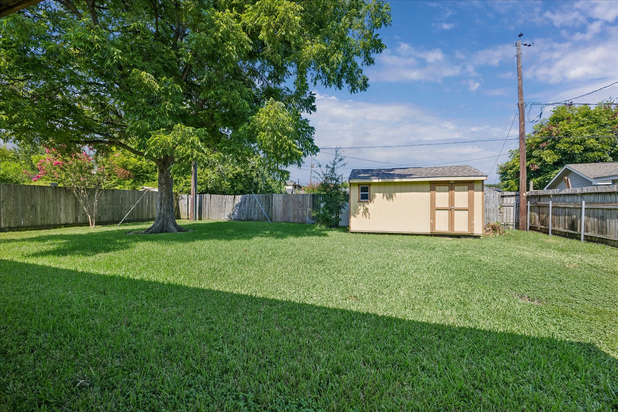 8403 Meadowshire Street Property Photo 5