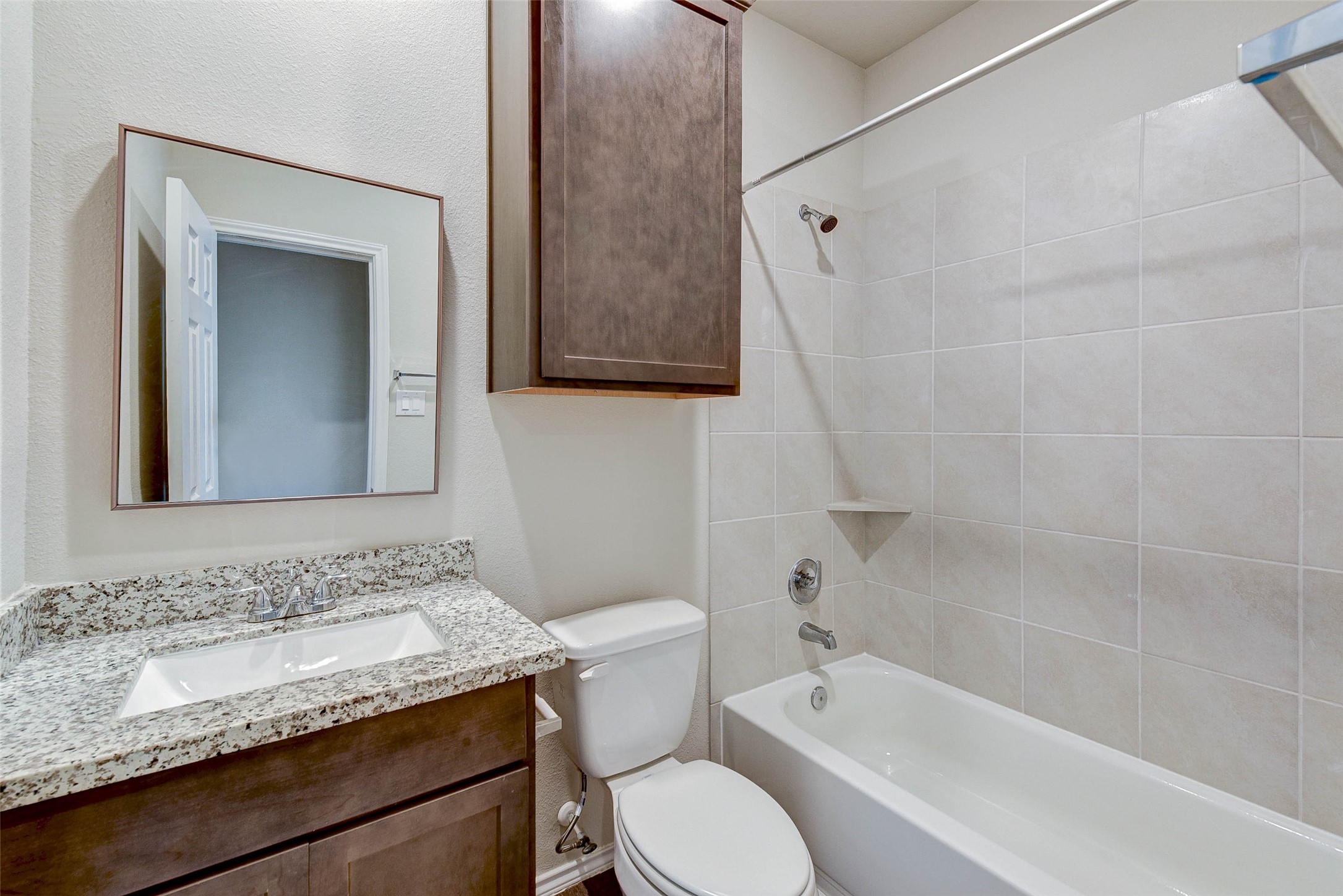 407 E Avenue G Property Photo 9