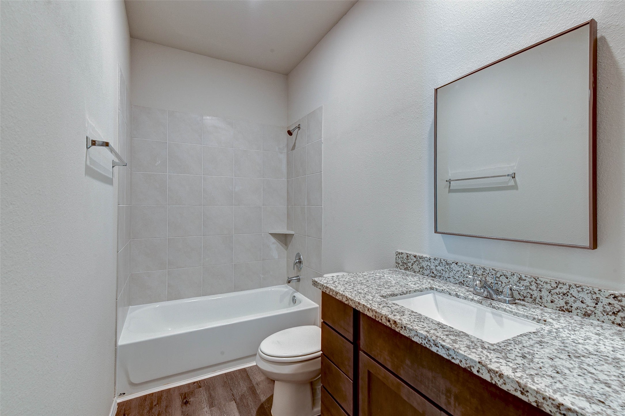 407 E Avenue G Property Photo 15