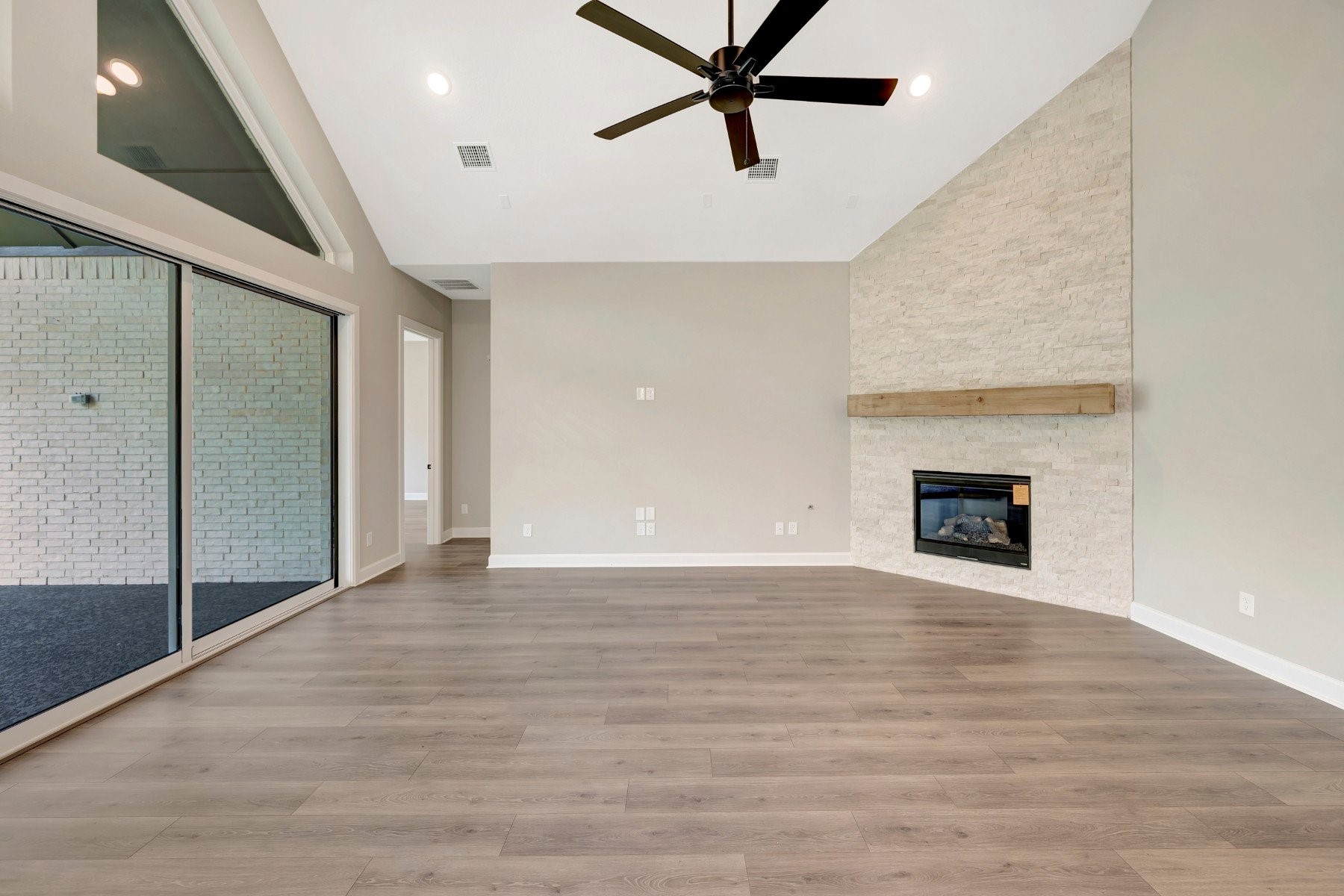 1760 Howler Way Property Photo 10