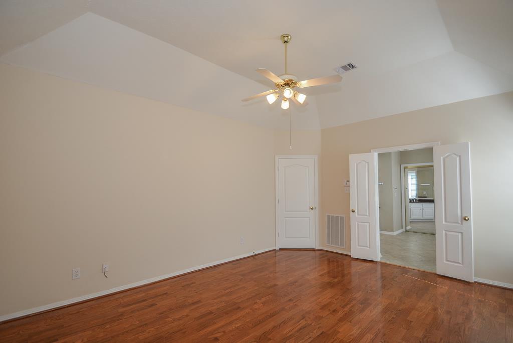 910 Chinni Court Property Photo 16