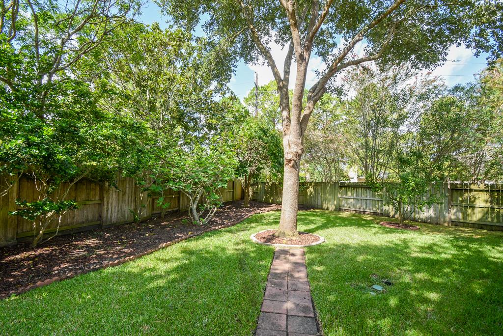 910 Chinni Court Property Photo 29