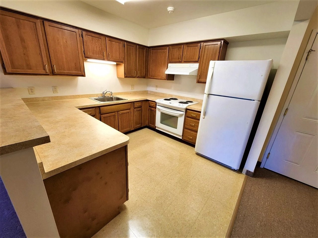 100 Canal View Dr, Ny Property Photo 10