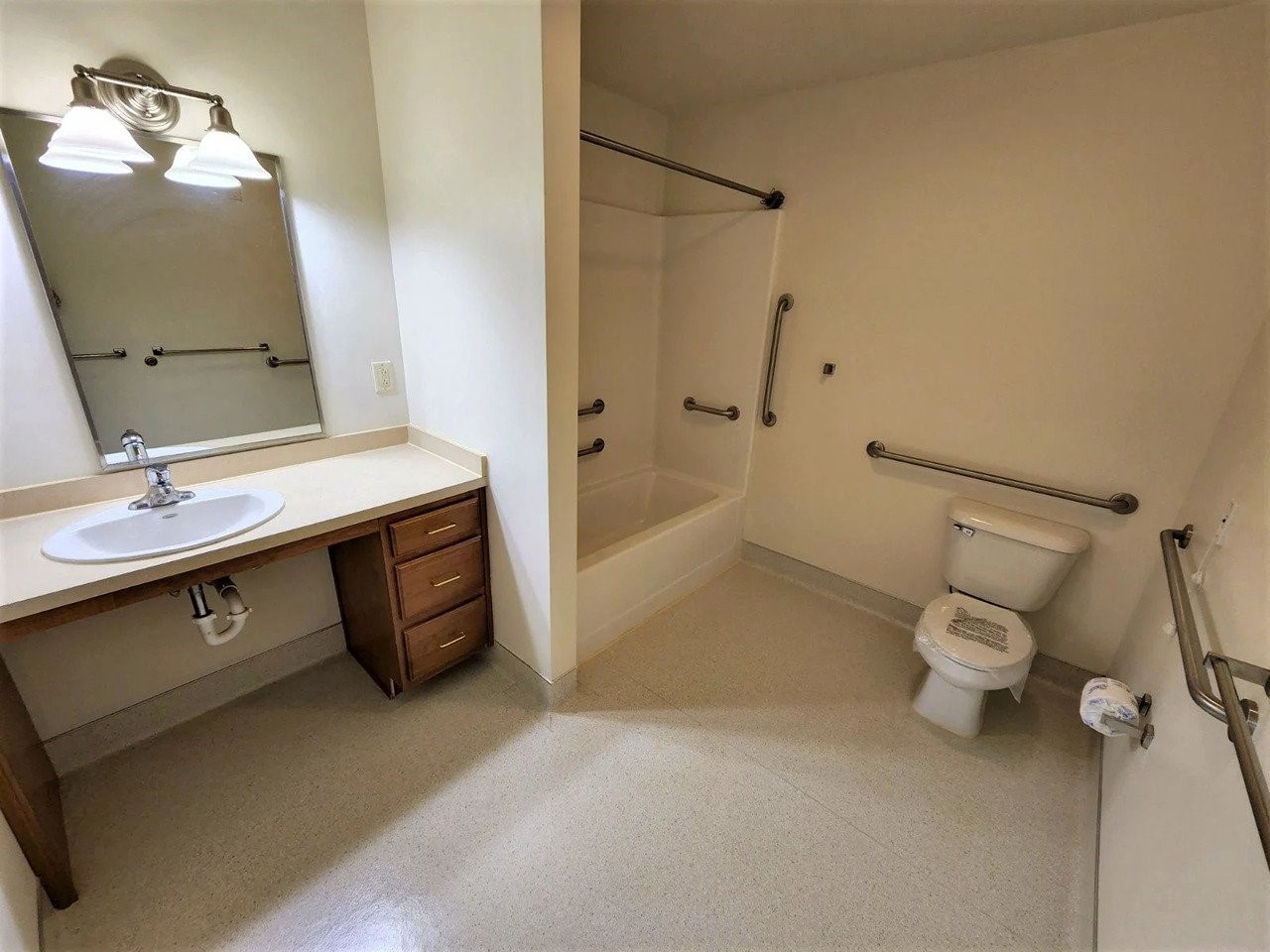 100 Canal View Dr, Ny Property Photo 12