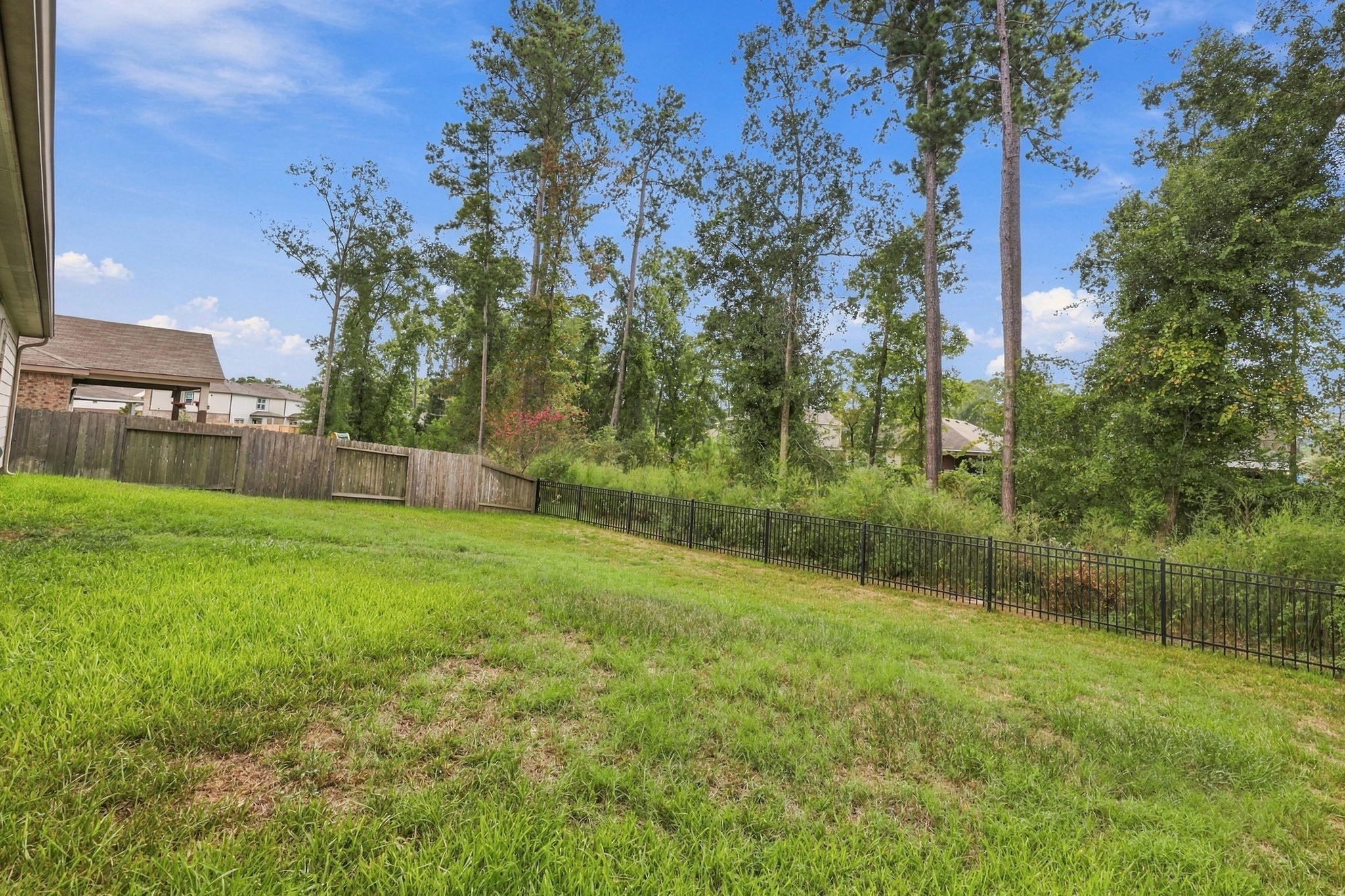 154 Valiant Ridge Trail Property Photo 25