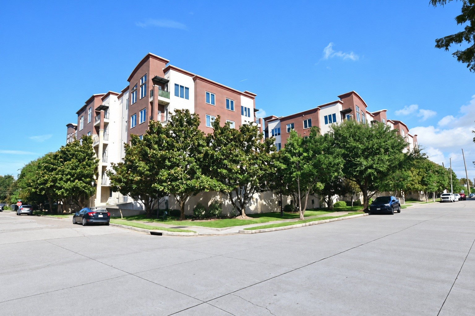1900 Genesee Street 409 Property Photo 1