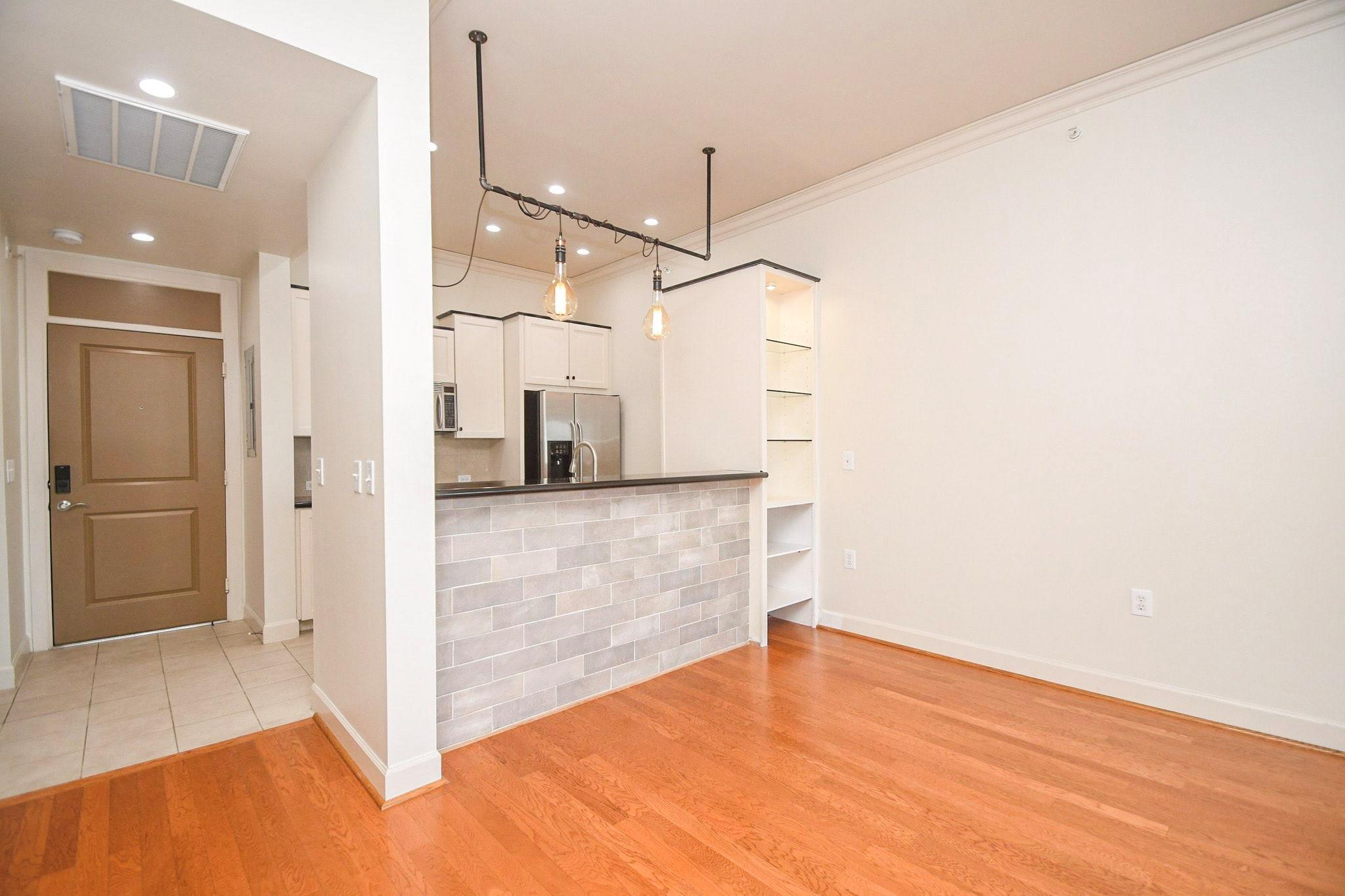 1900 Genesee Street 409 Property Photo 13