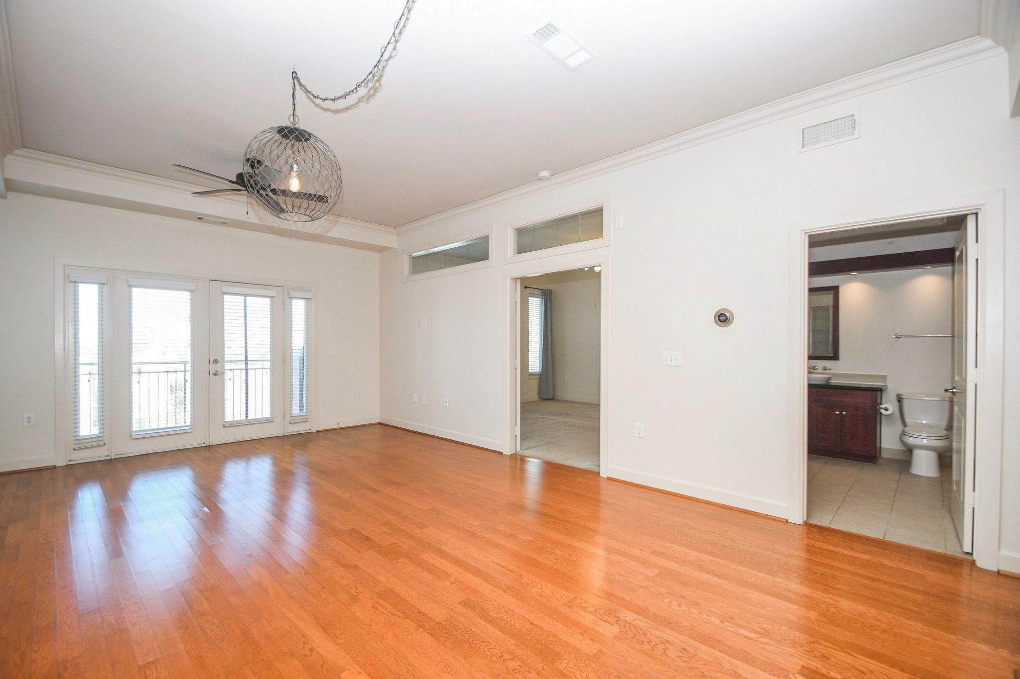 1900 Genesee Street 409 Property Photo 21
