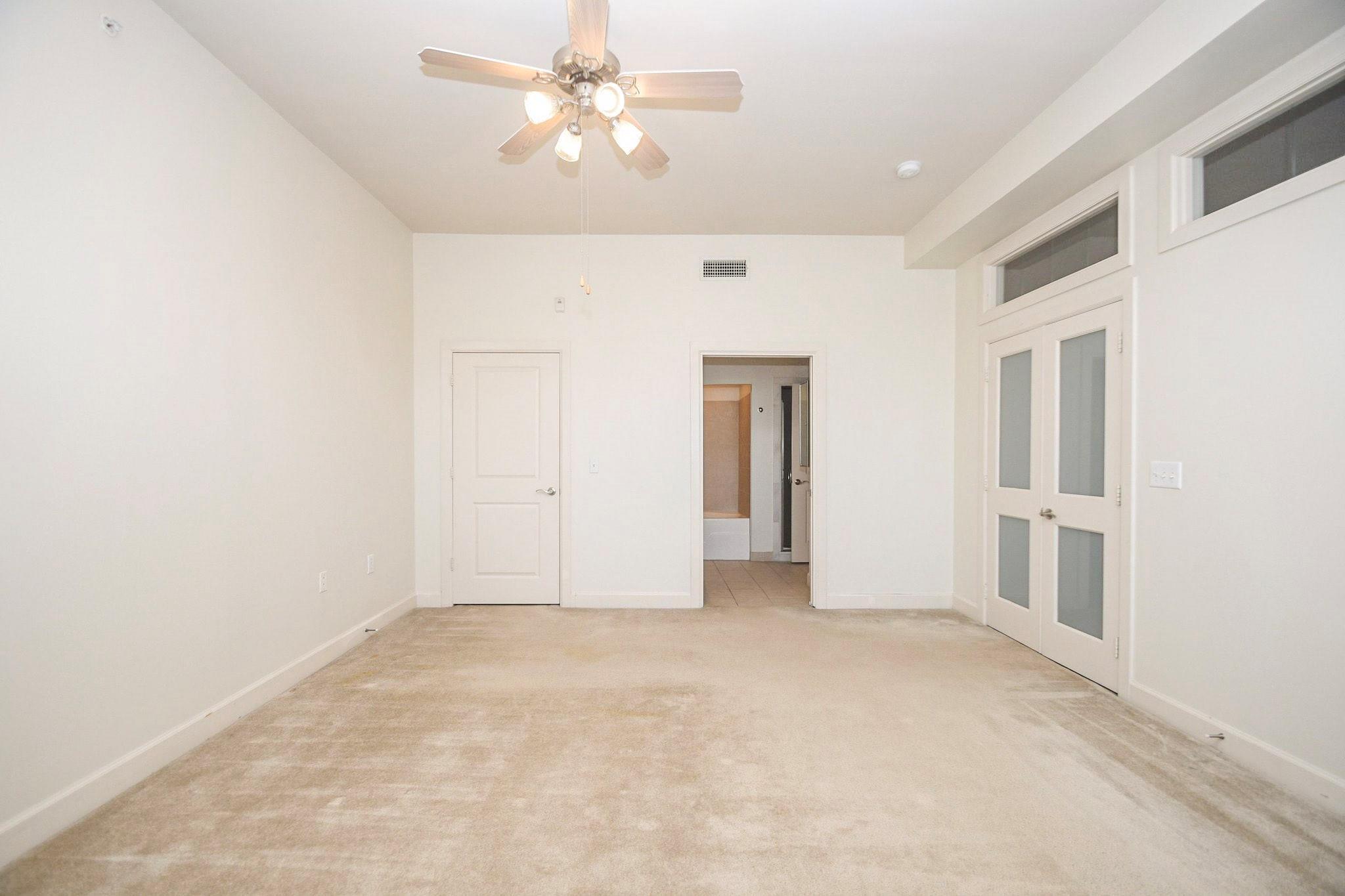 1900 Genesee Street 409 Property Photo 28