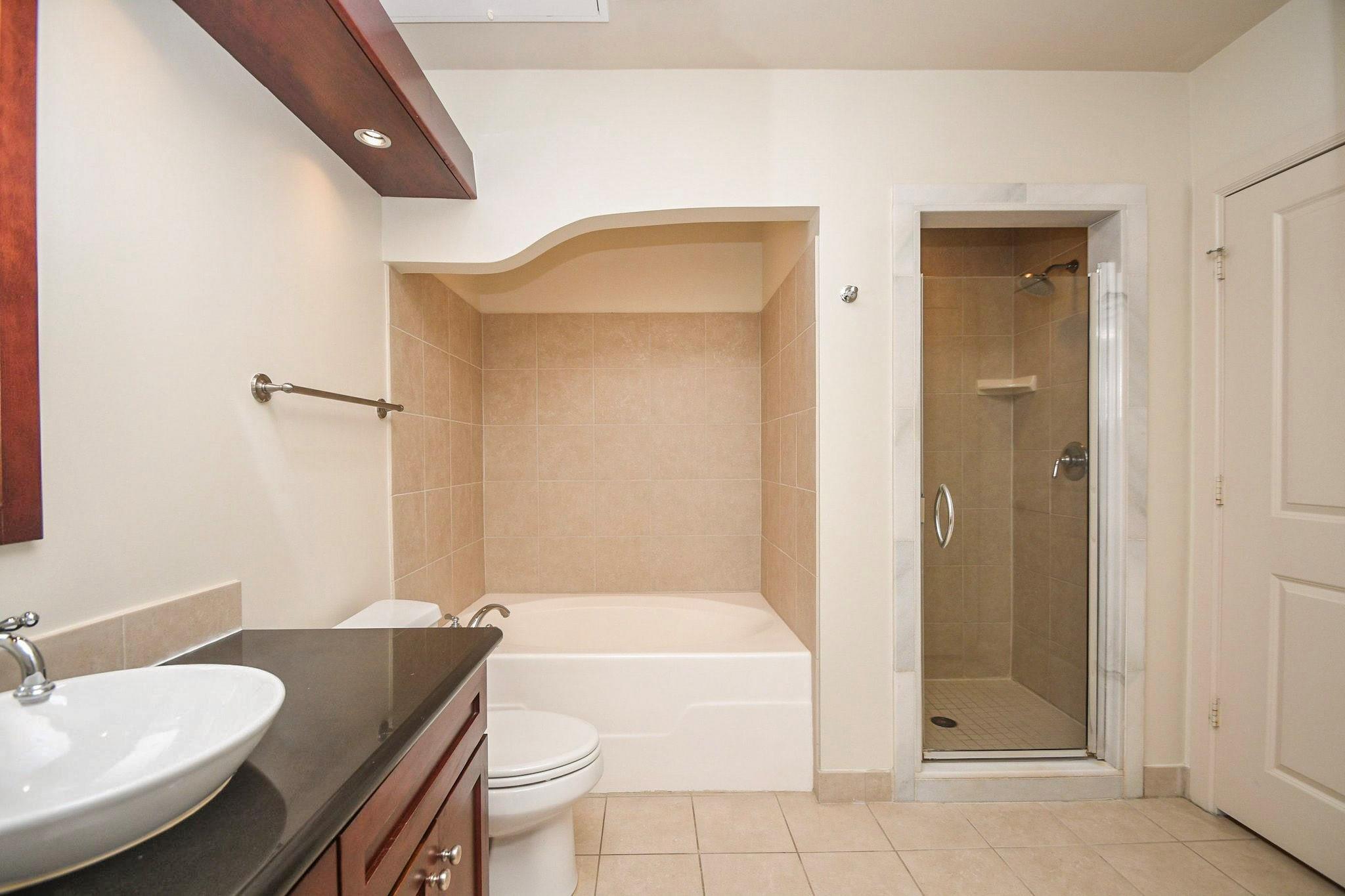 1900 Genesee Street 409 Property Photo 29
