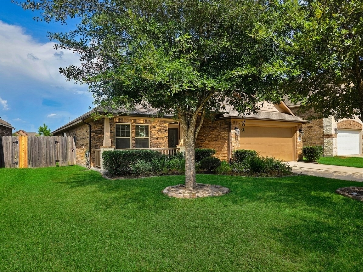 8206 Oxbow Manor Lane Property Photo 4