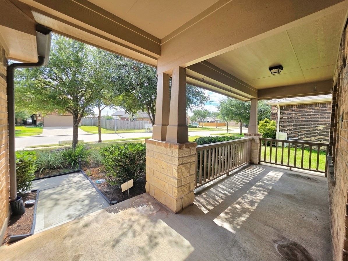 8206 Oxbow Manor Lane Property Photo 7