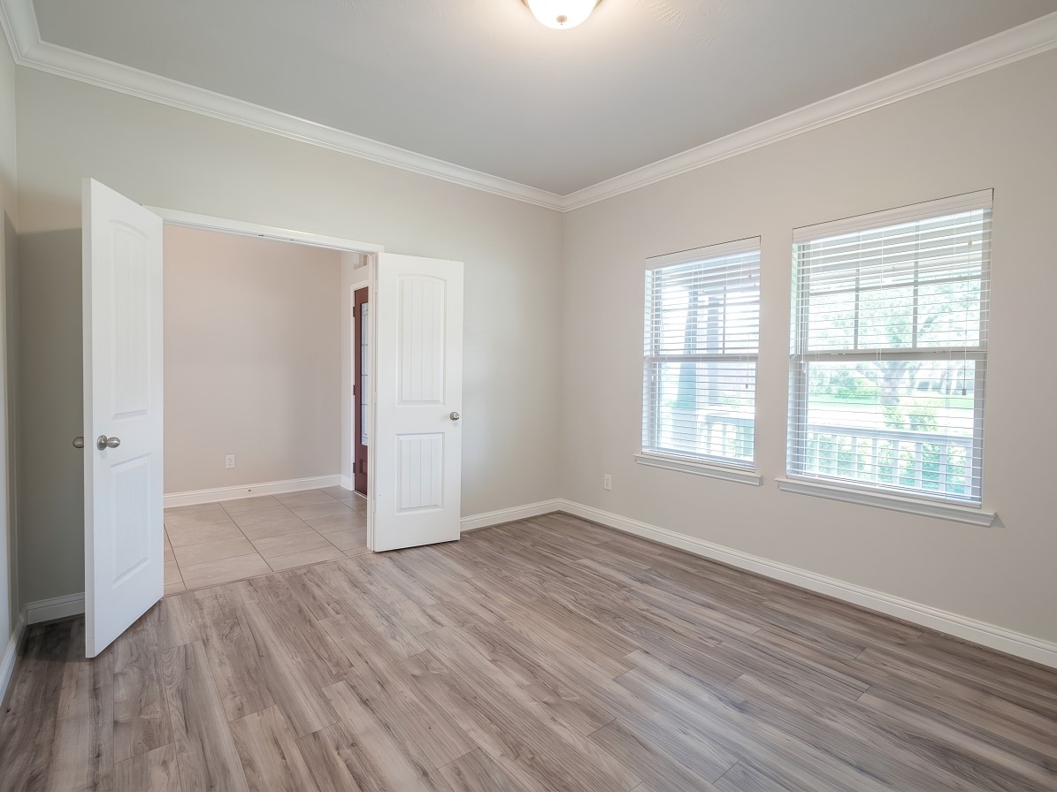 8206 Oxbow Manor Lane Property Photo 11