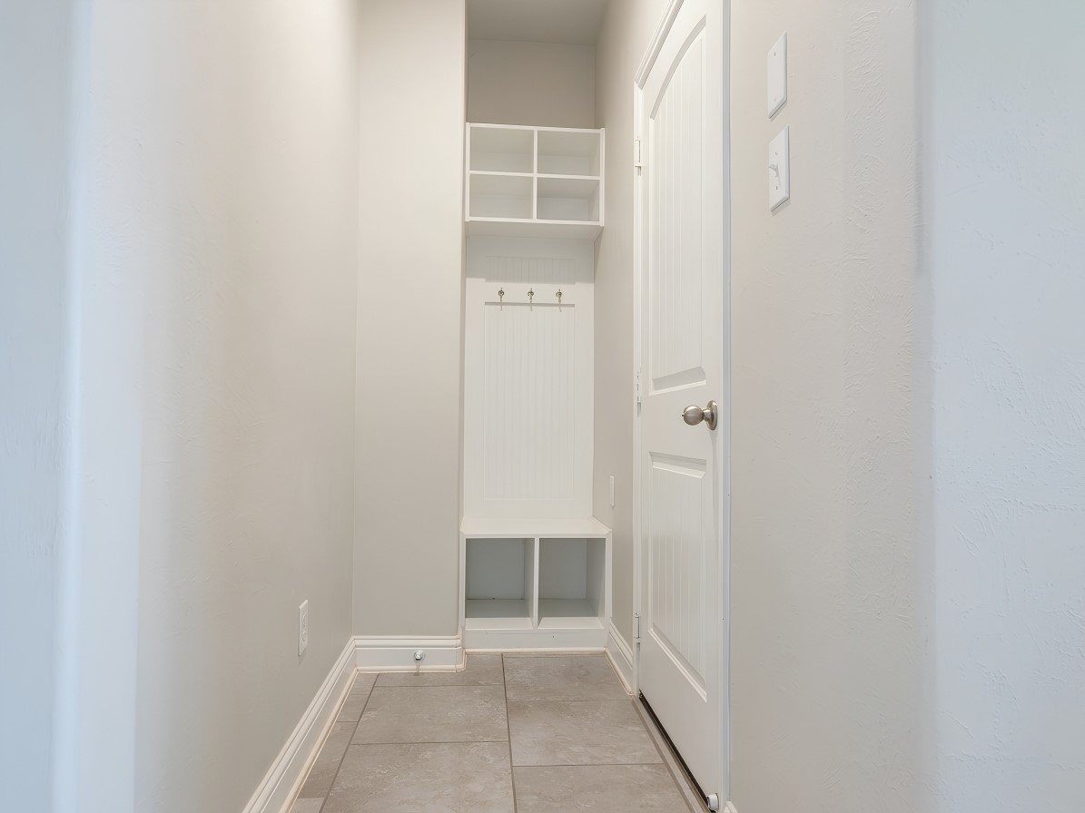 8206 Oxbow Manor Lane Property Photo 12