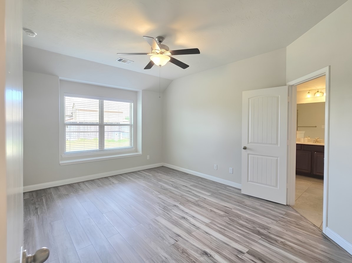 8206 Oxbow Manor Lane Property Photo 23