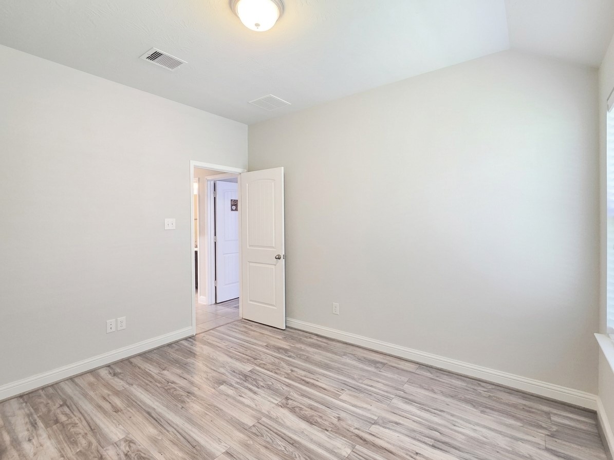 8206 Oxbow Manor Lane Property Photo 34