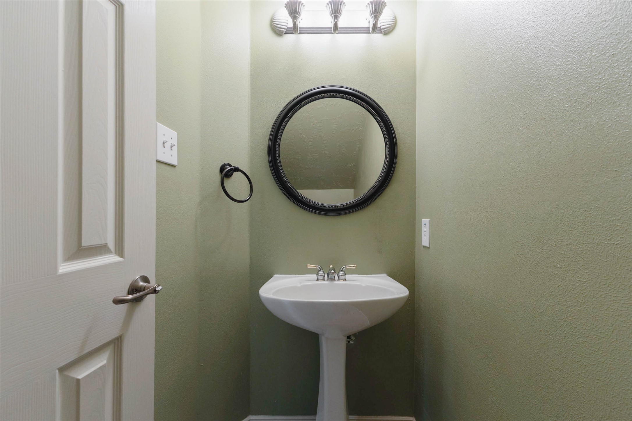 12819 Kingsbridge Lane Property Photo 11