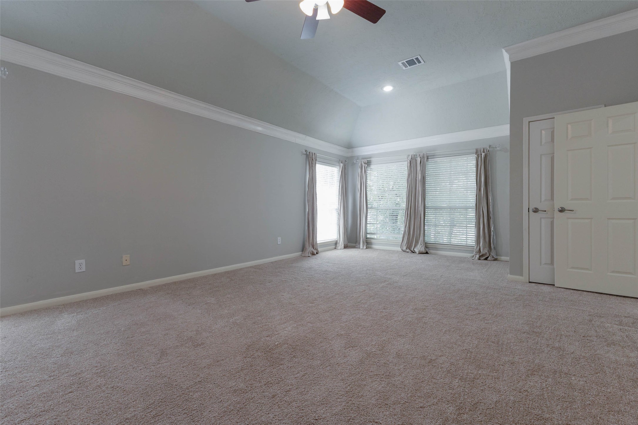 12819 Kingsbridge Lane Property Photo 33