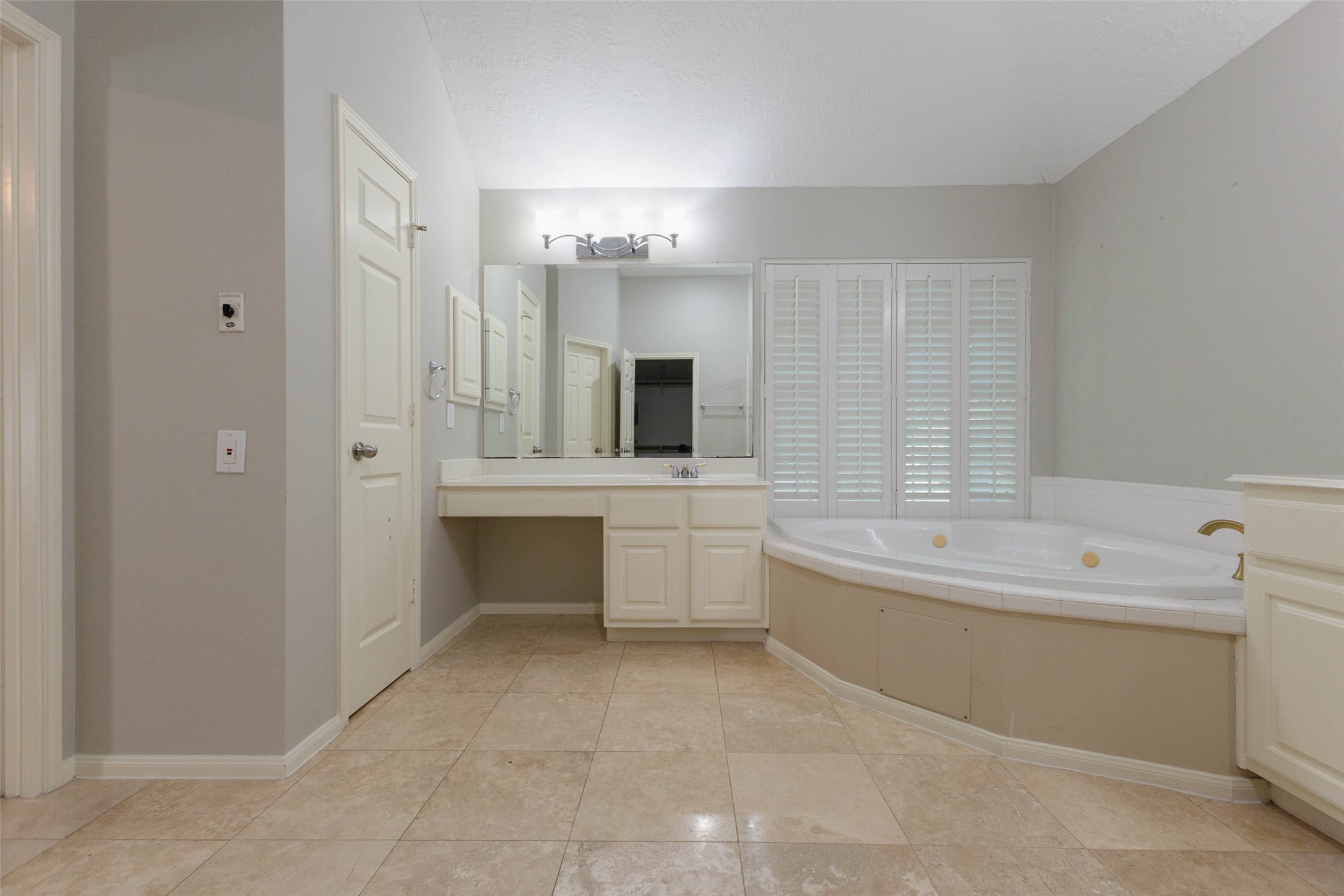 12819 Kingsbridge Lane Property Photo 37