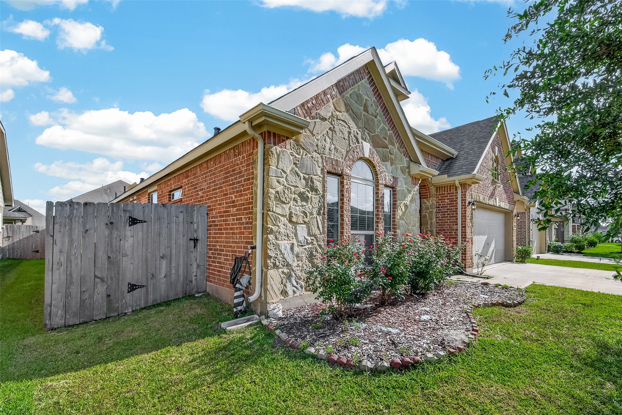 20427 Alpine Meadow Place Property Photo 2