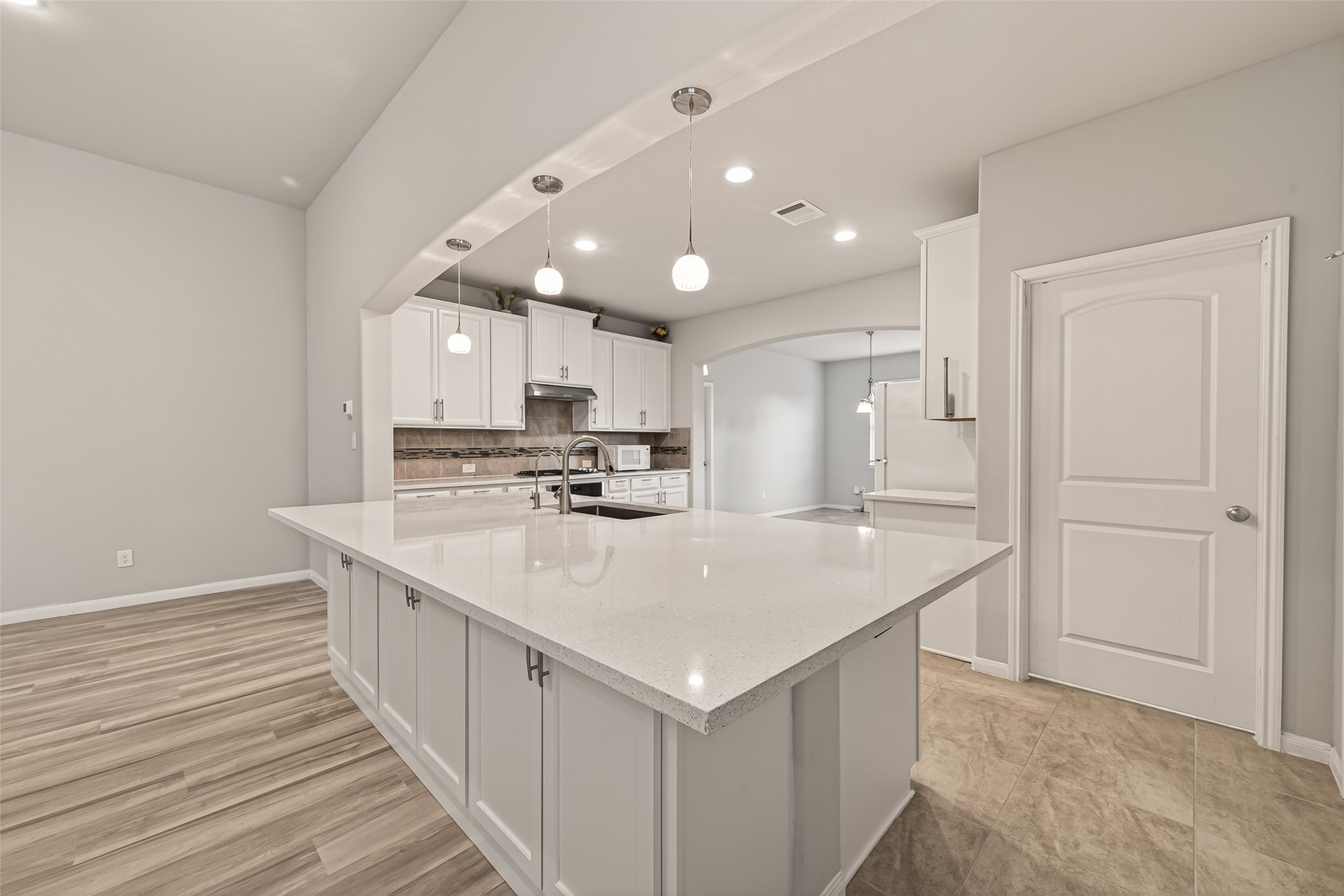 20427 Alpine Meadow Place Property Photo 11