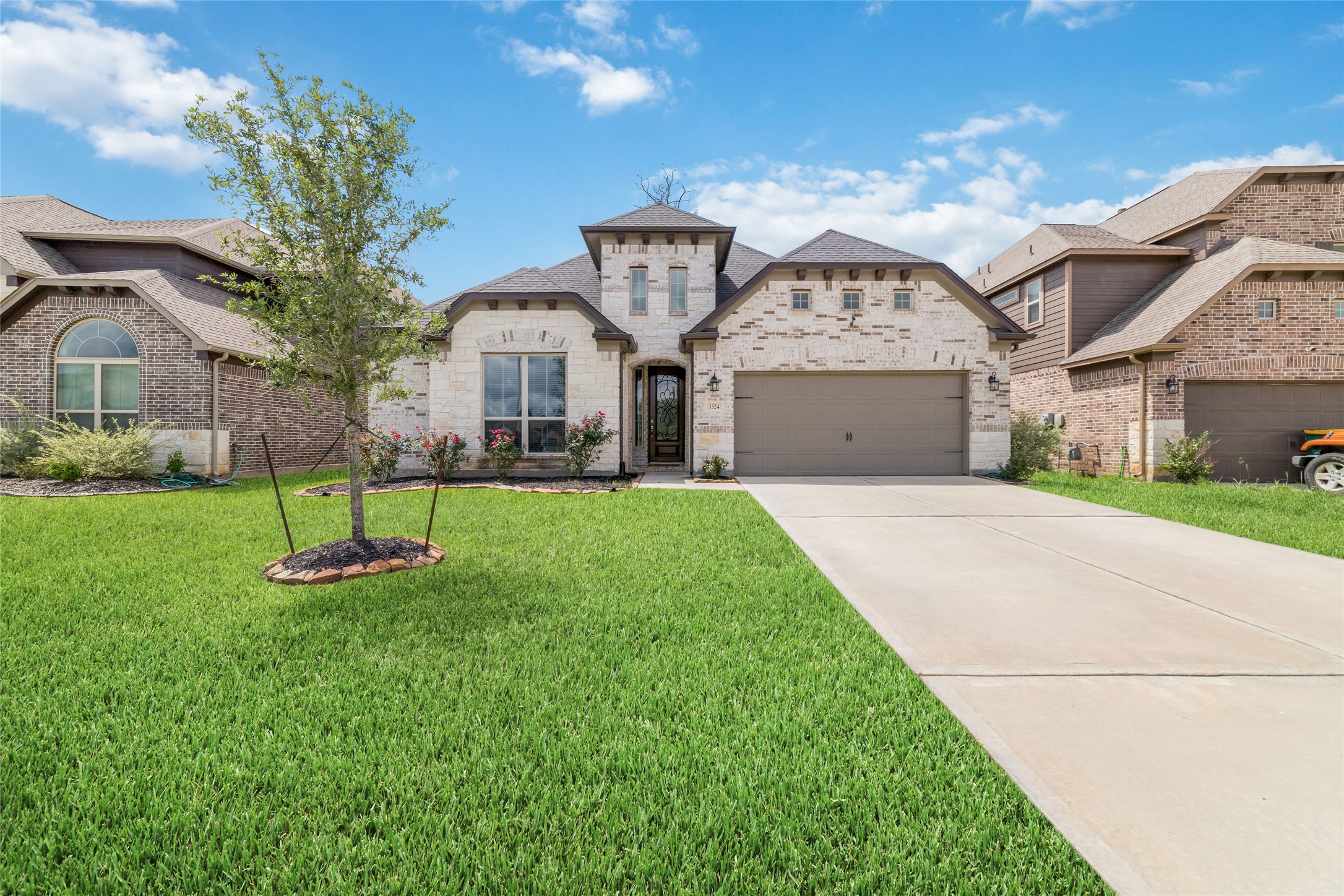 3324 Hickory Leaf Trail Property Photo 1