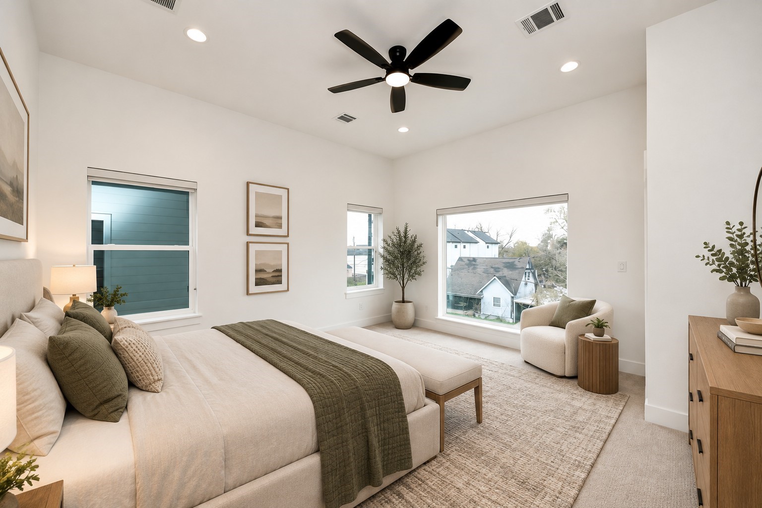 2711 Delano Street Property Photo 6