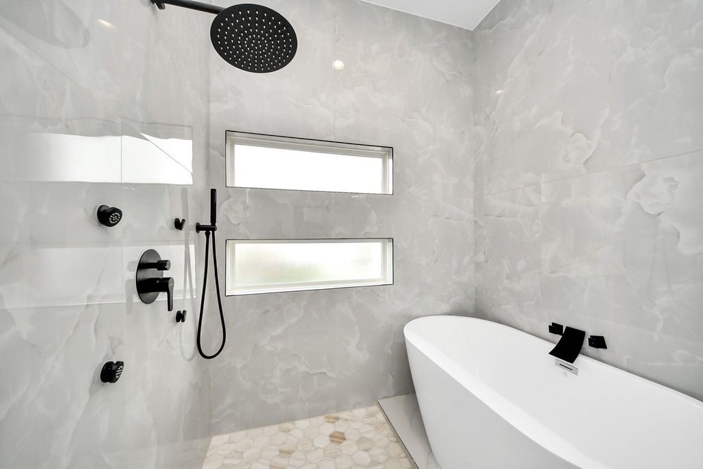 2711 Delano Street Property Photo 8