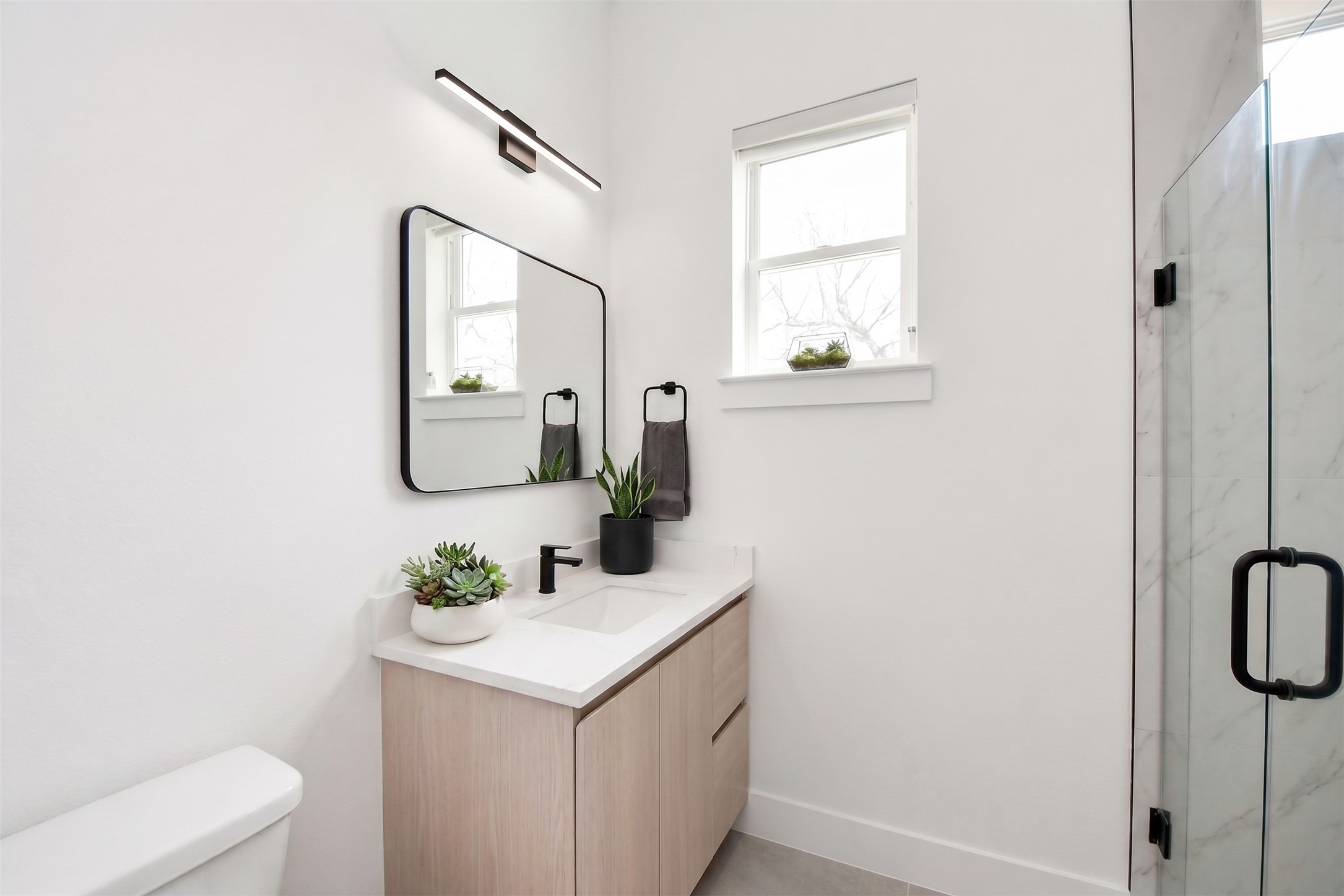 2711 Delano Street Property Photo 16