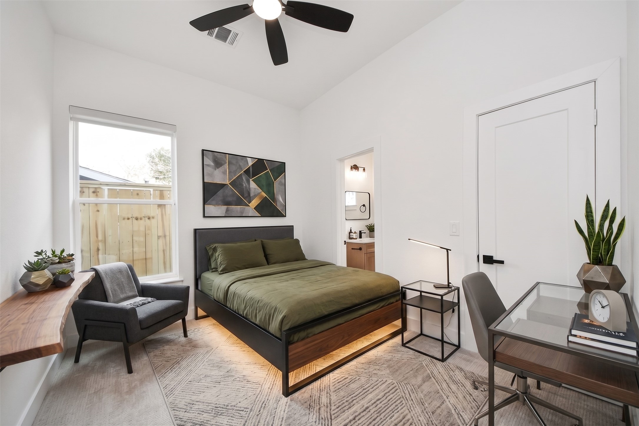 2711 Delano Street Property Photo 19