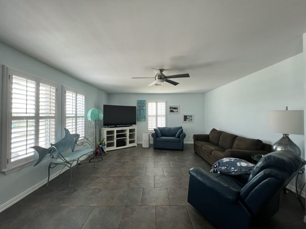 16527 Frances Drake Road Property Photo 4