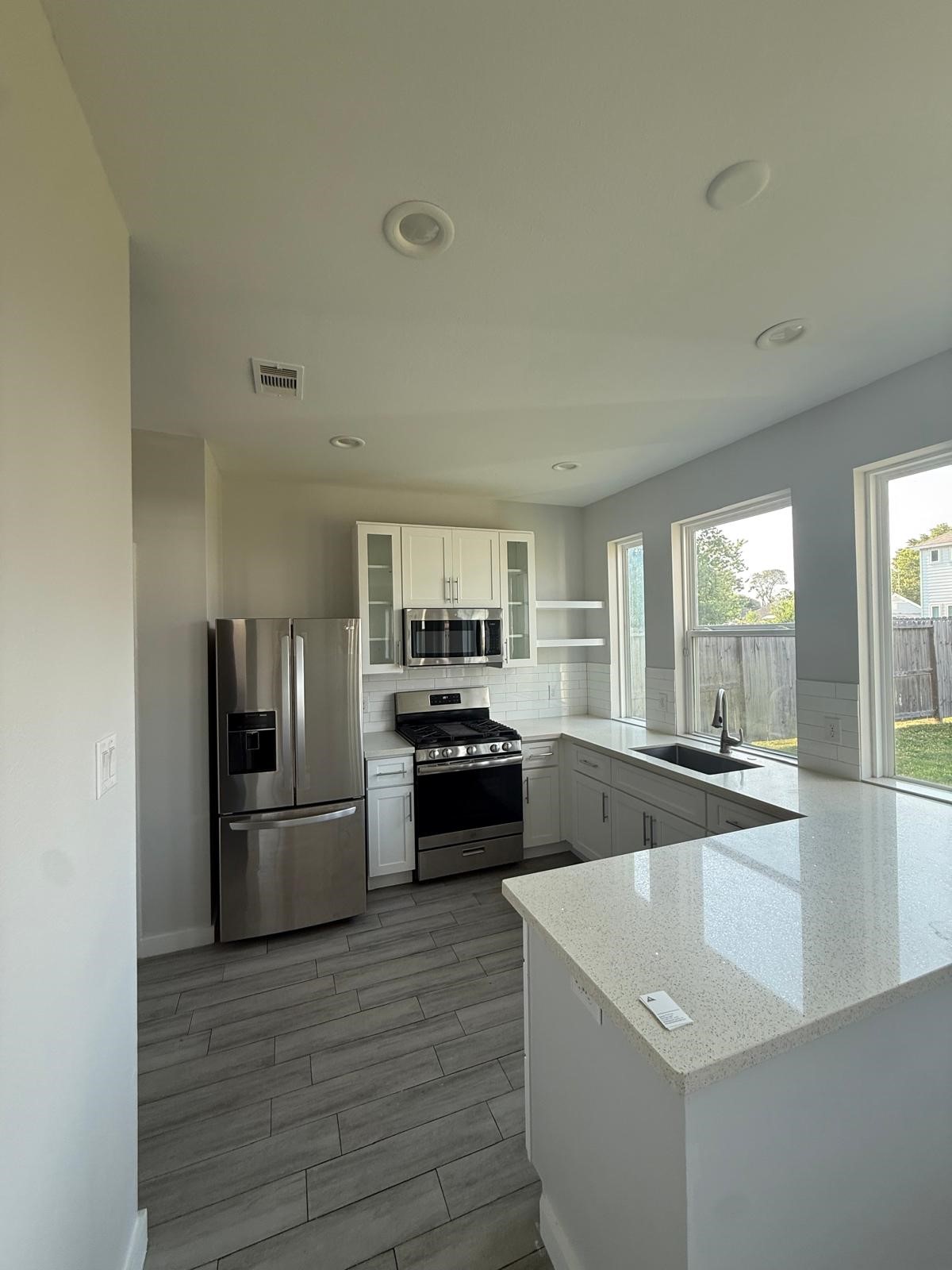 4923 Higgins St Street Property Photo 2