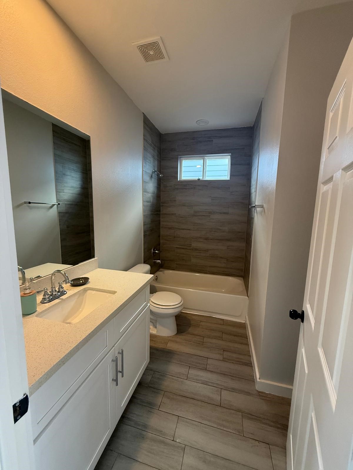 4923 Higgins St Street Property Photo 4