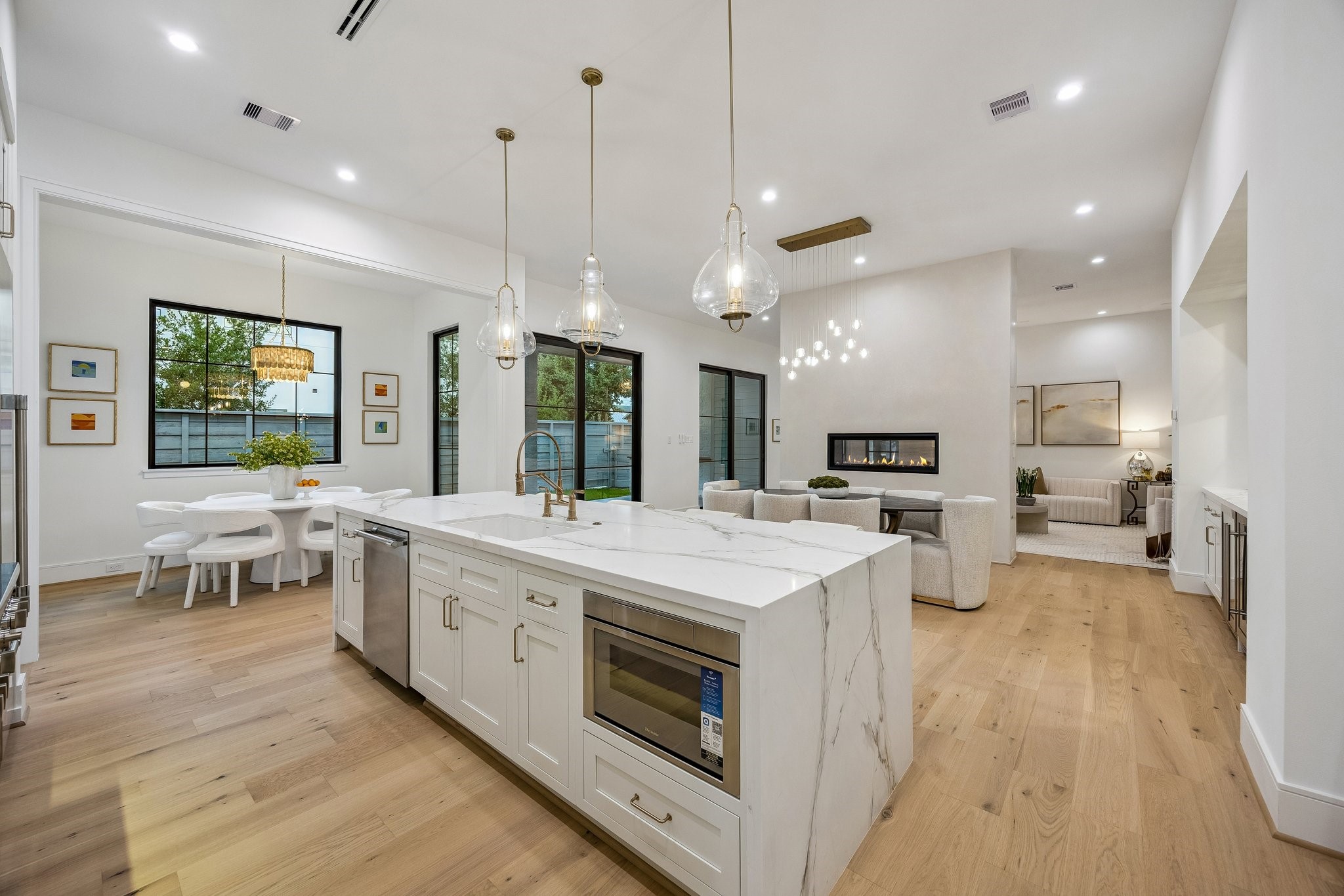 1202 W Drew Property Photo 19
