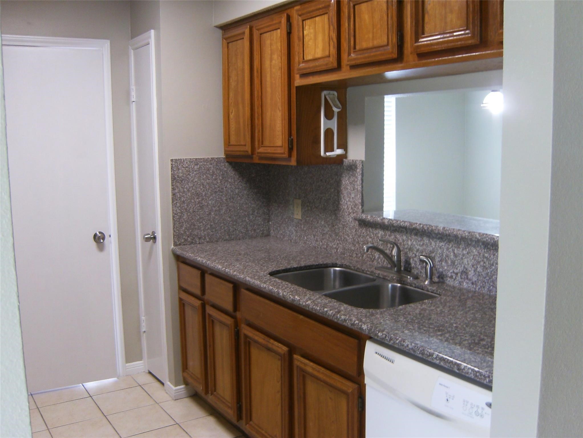 1714 Rebecca Lane Property Photo 5