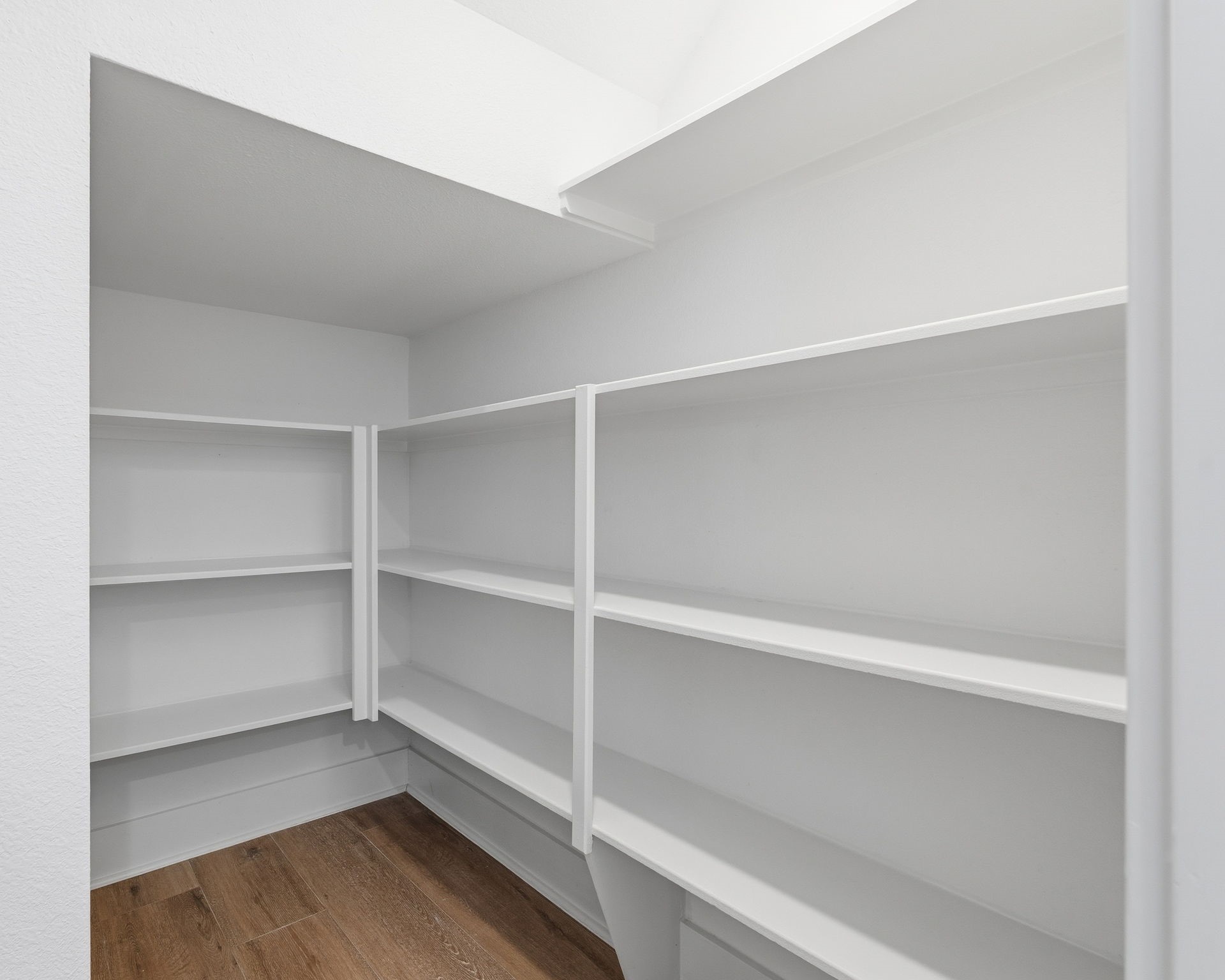8805 Parkway Drive Property Photo 11